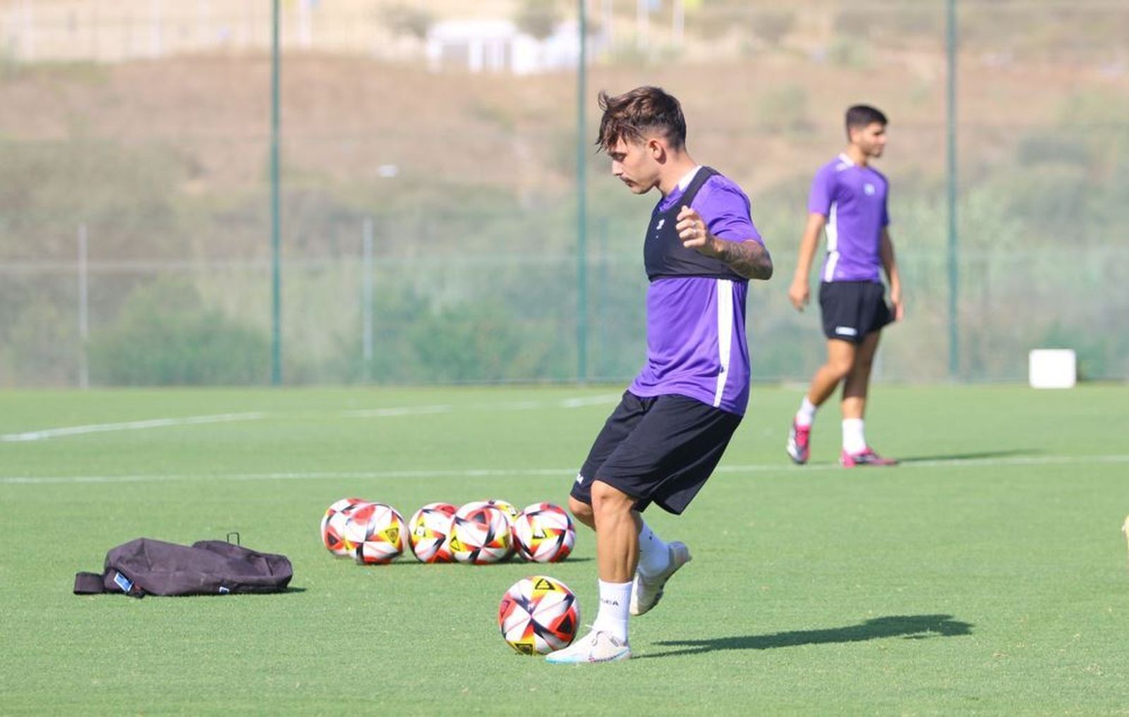Víctor Olmo, en un entrenamiento con la Balona