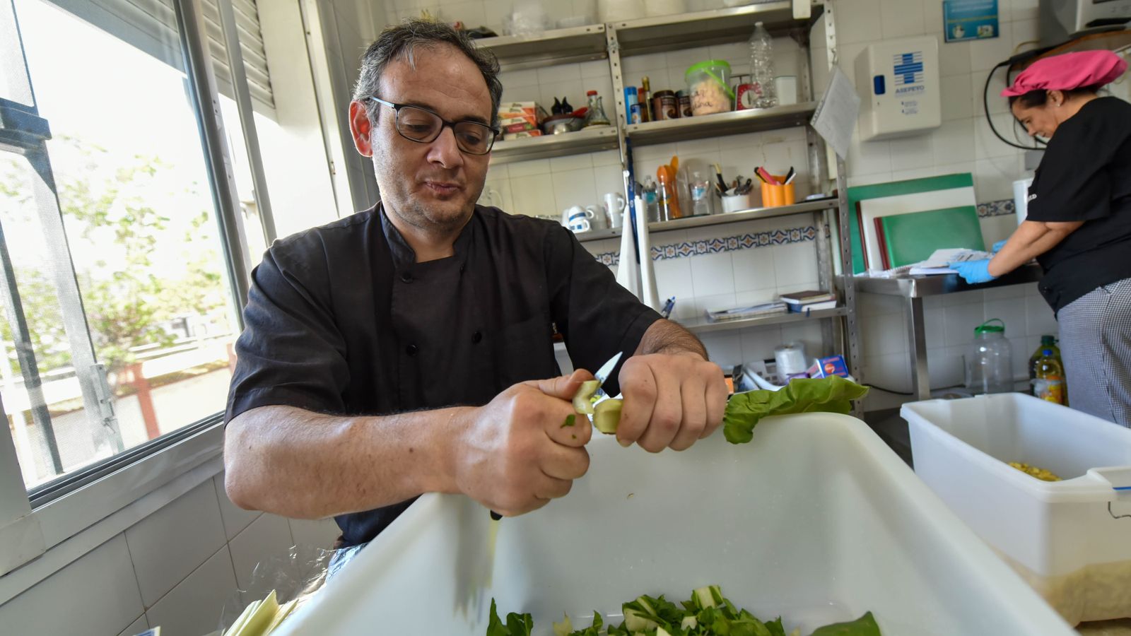 Fotos del comedor social 'Padre Cruceyra' de Cáritas Diocesana de Cádiz