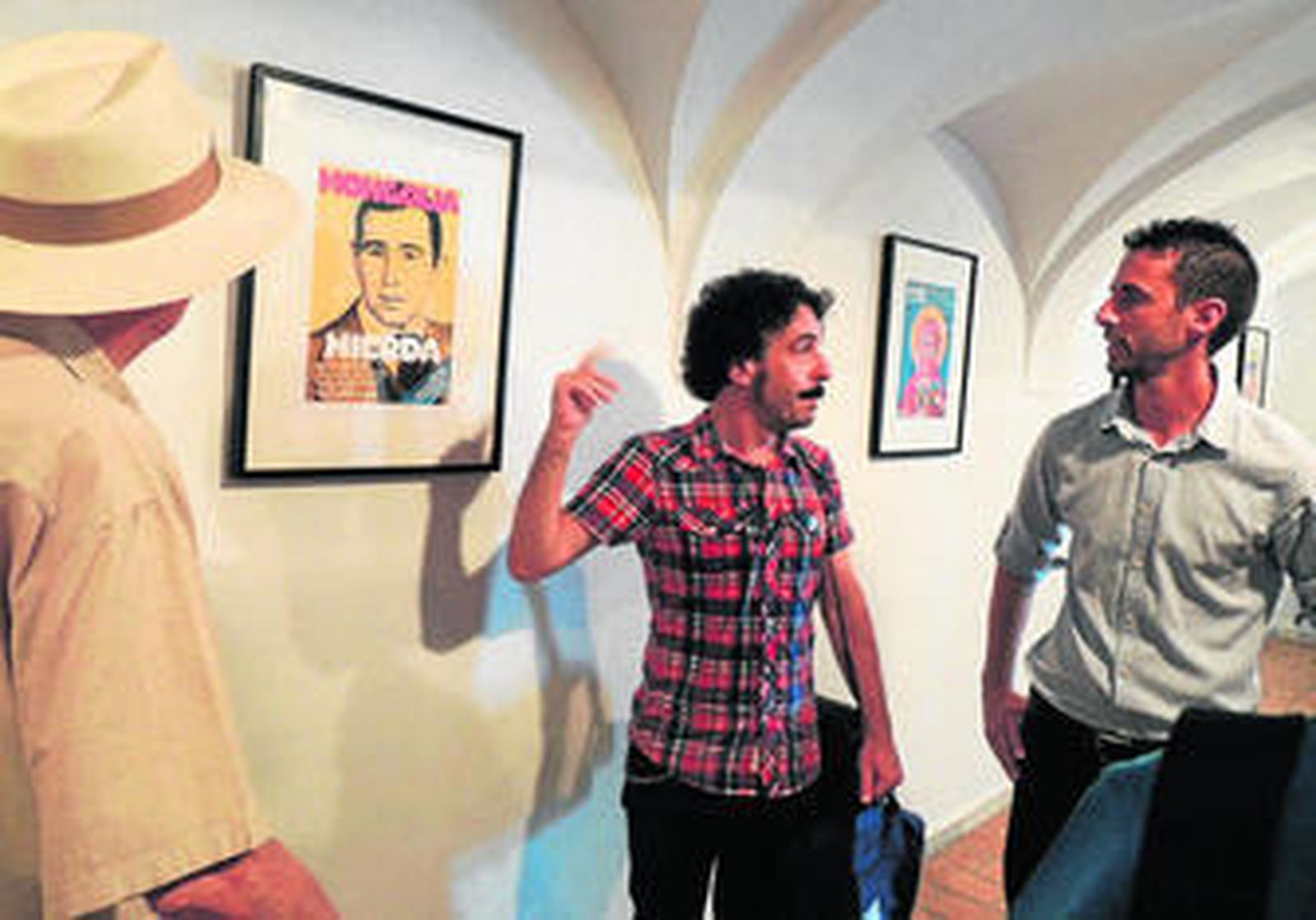 Darío Adanti en la inauguración de la exposición sobre la revista satírica, ayer en San Roque.