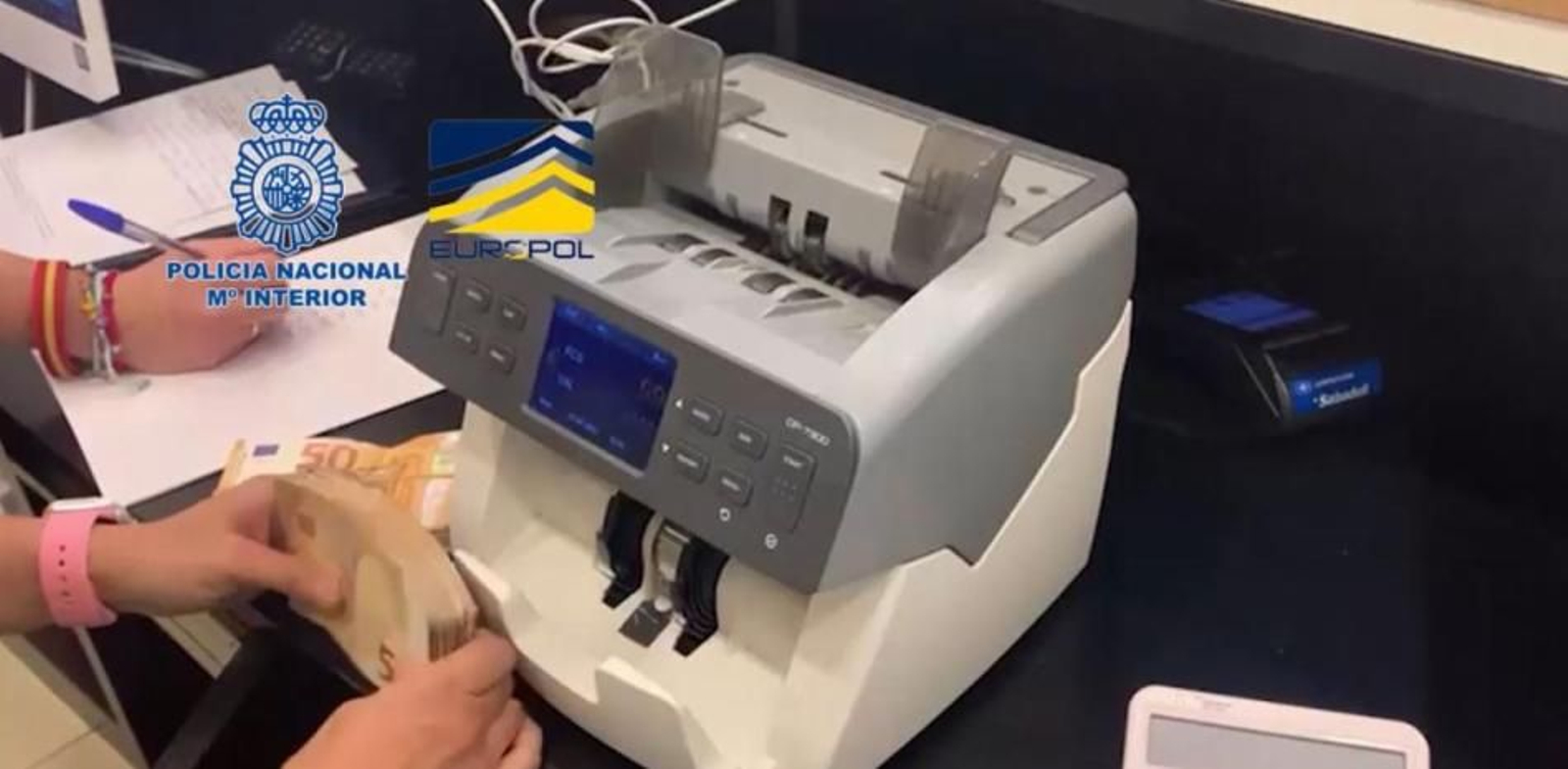 Una de las imágenes de la operación policial