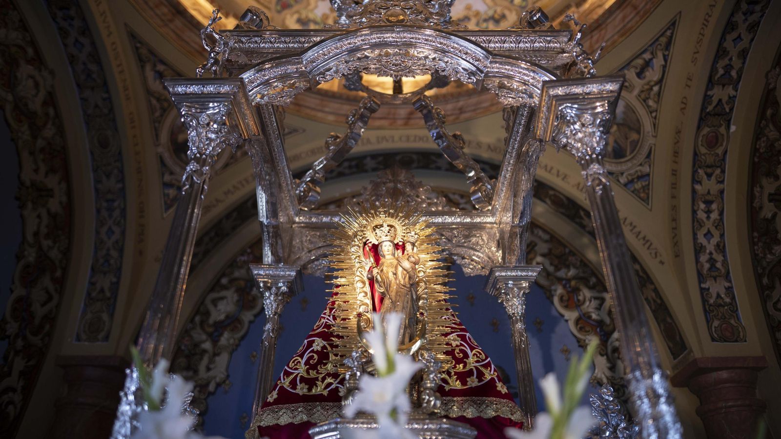 Reina de los Ángeles Coronada