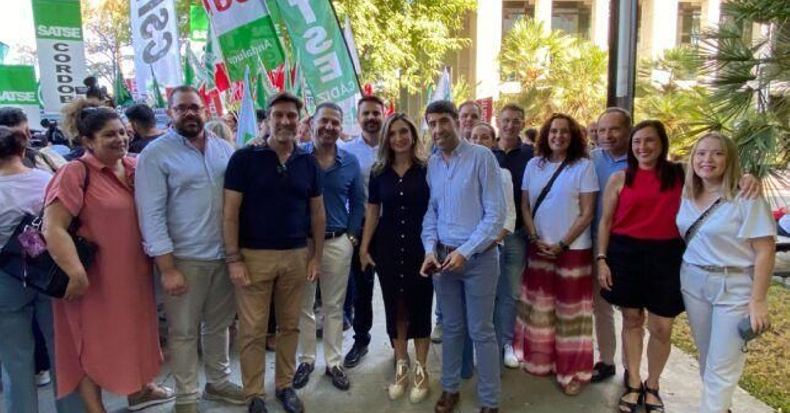 PSOE de Huelva en Sevilla en apoyo a Mareas Blancas.