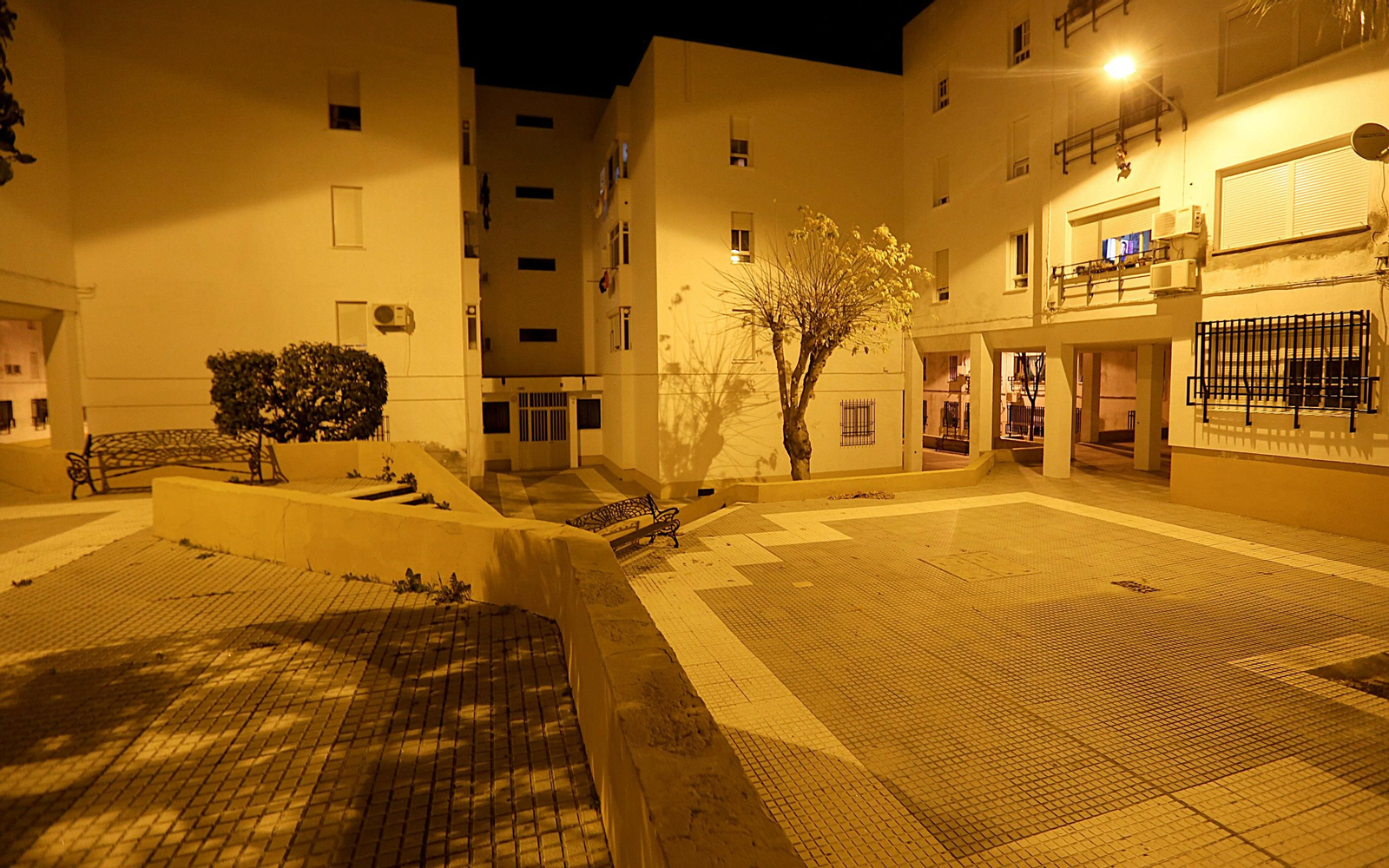 Imagen de bloques de pisos de la barriada Río San Pedro.