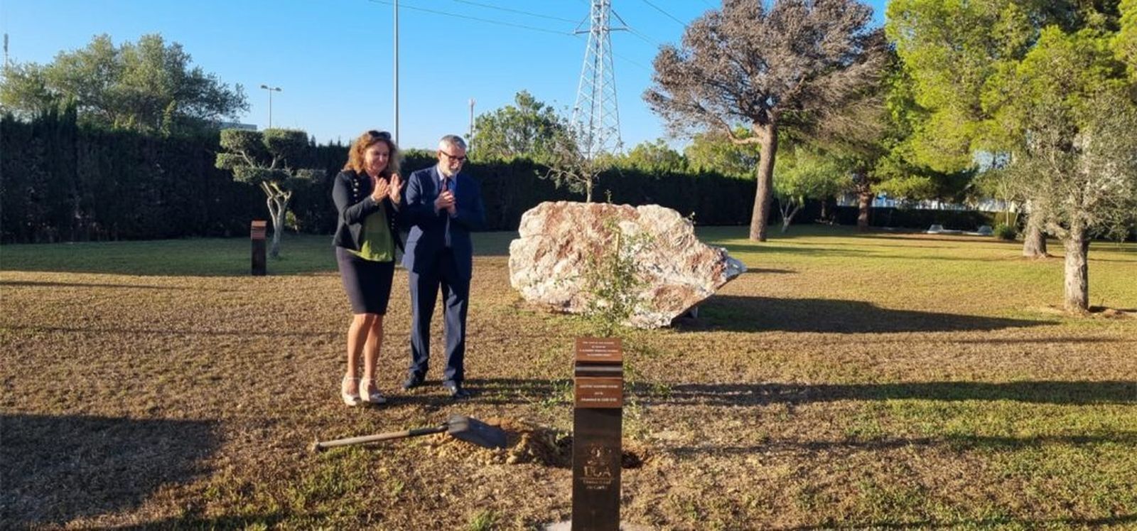 Francisco Piniella y Mónika Bellido, durante el acto.