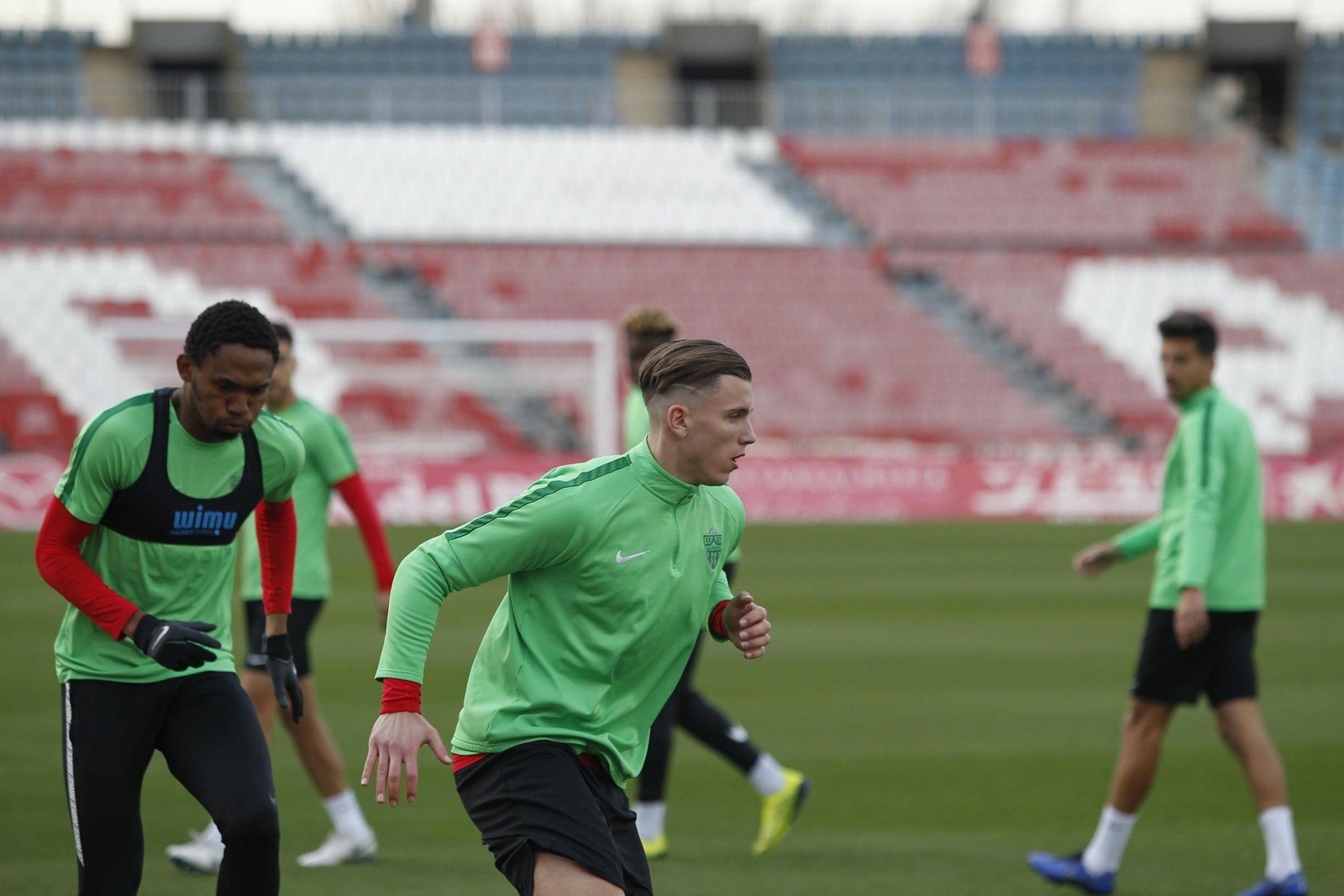 Fotogalería del primer entrenamiento de Demerovic