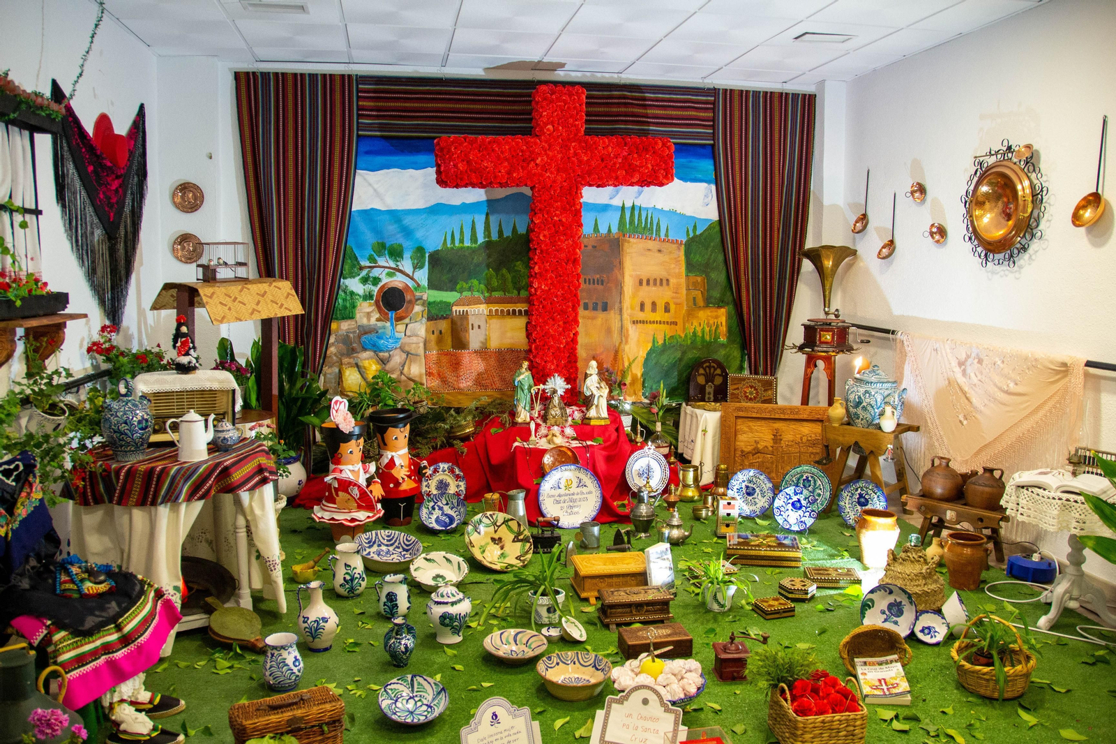 Así celebra Granada sus Cruces, en imágenes