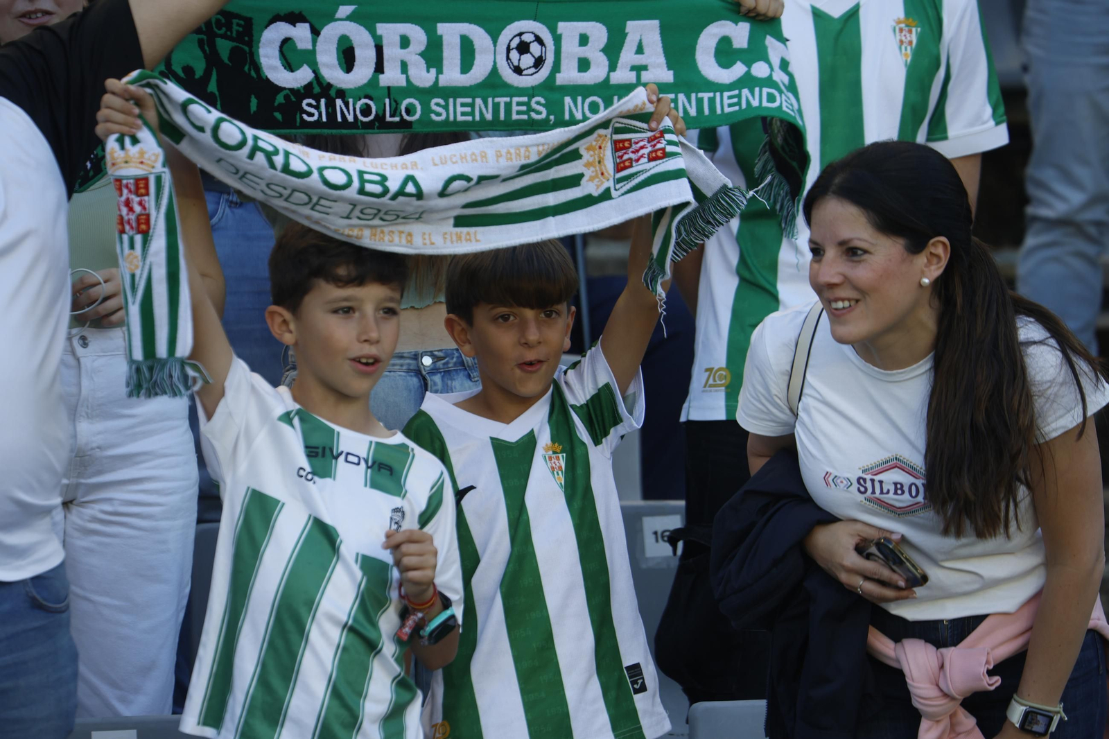 Las mejores fotos del ambiente en el emocionante Córdoba CF - Mirandés en El Arcángel