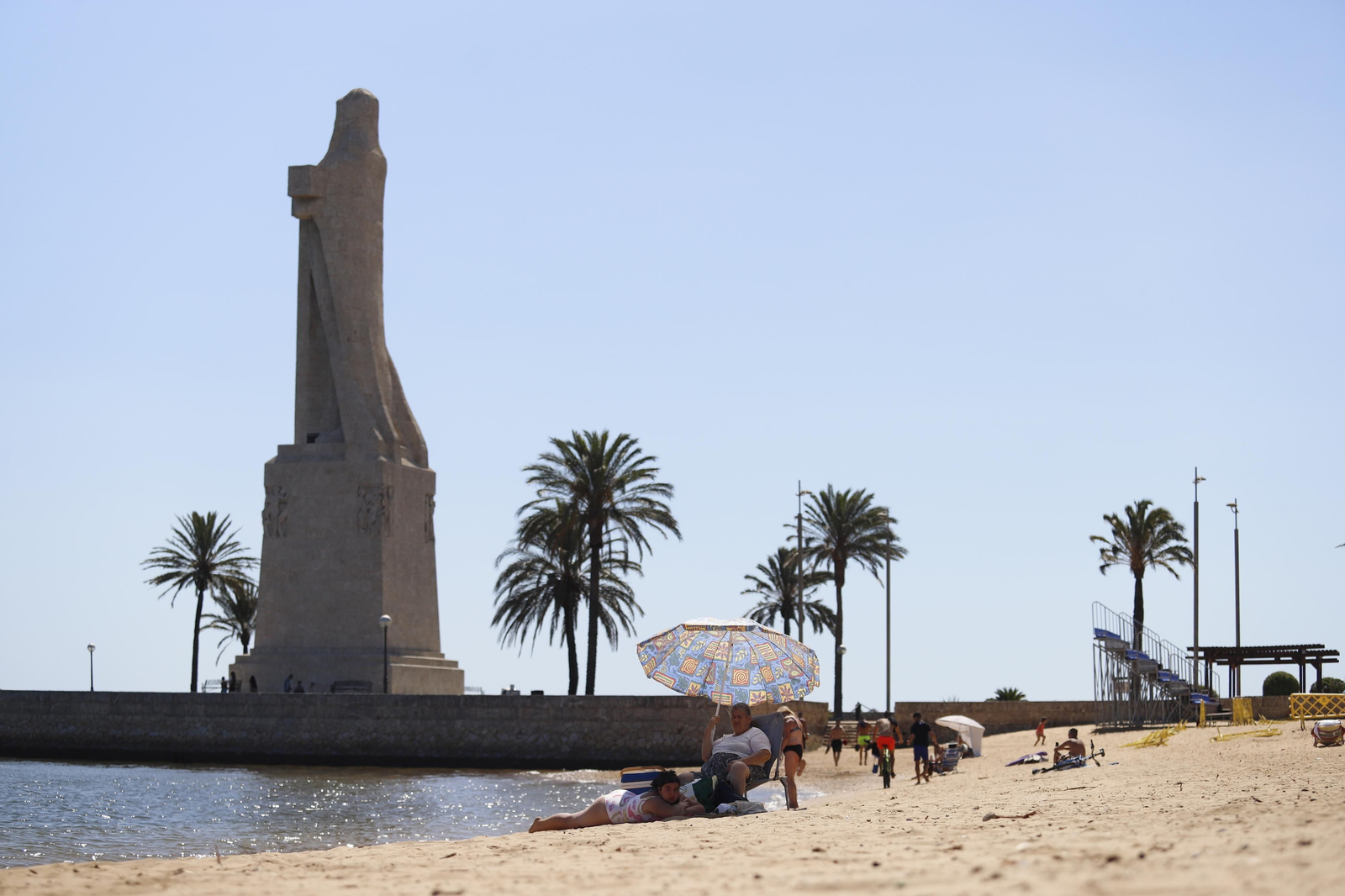 Bañarse en la Punta del Sebo, una tradición que perdura en Huelva