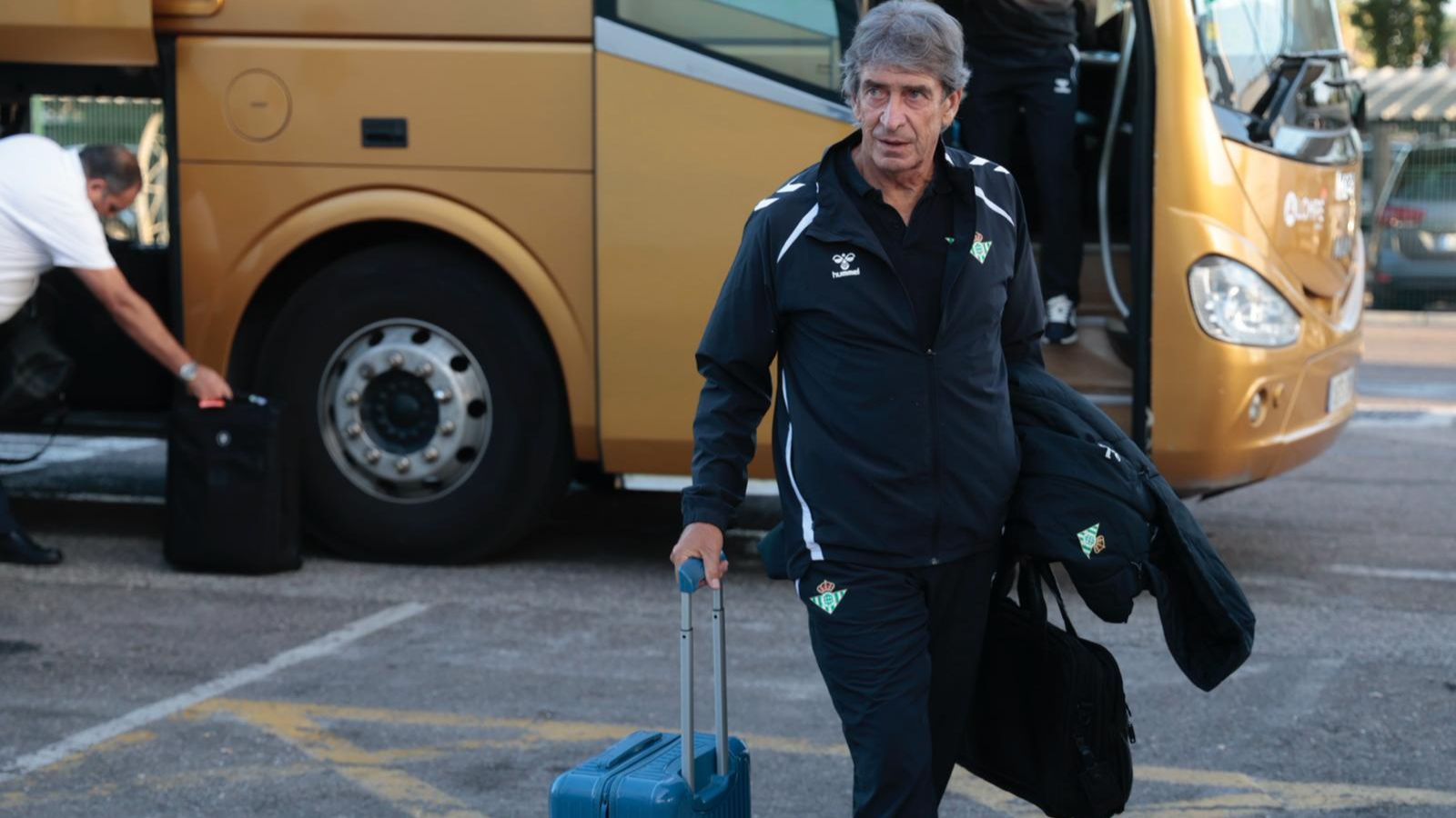 Manuel Pellegrini, antes de emprender el viaje hacia Bélgica.