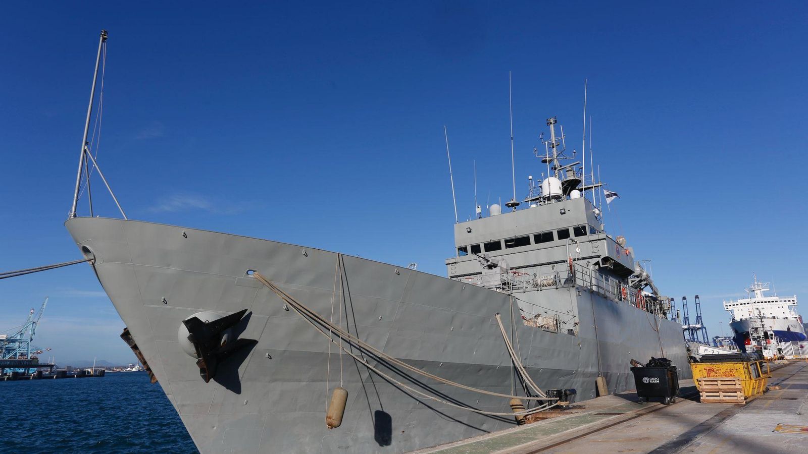 El patrullero 'Vigía', en el muelle de Isla Verde de Algeciras.