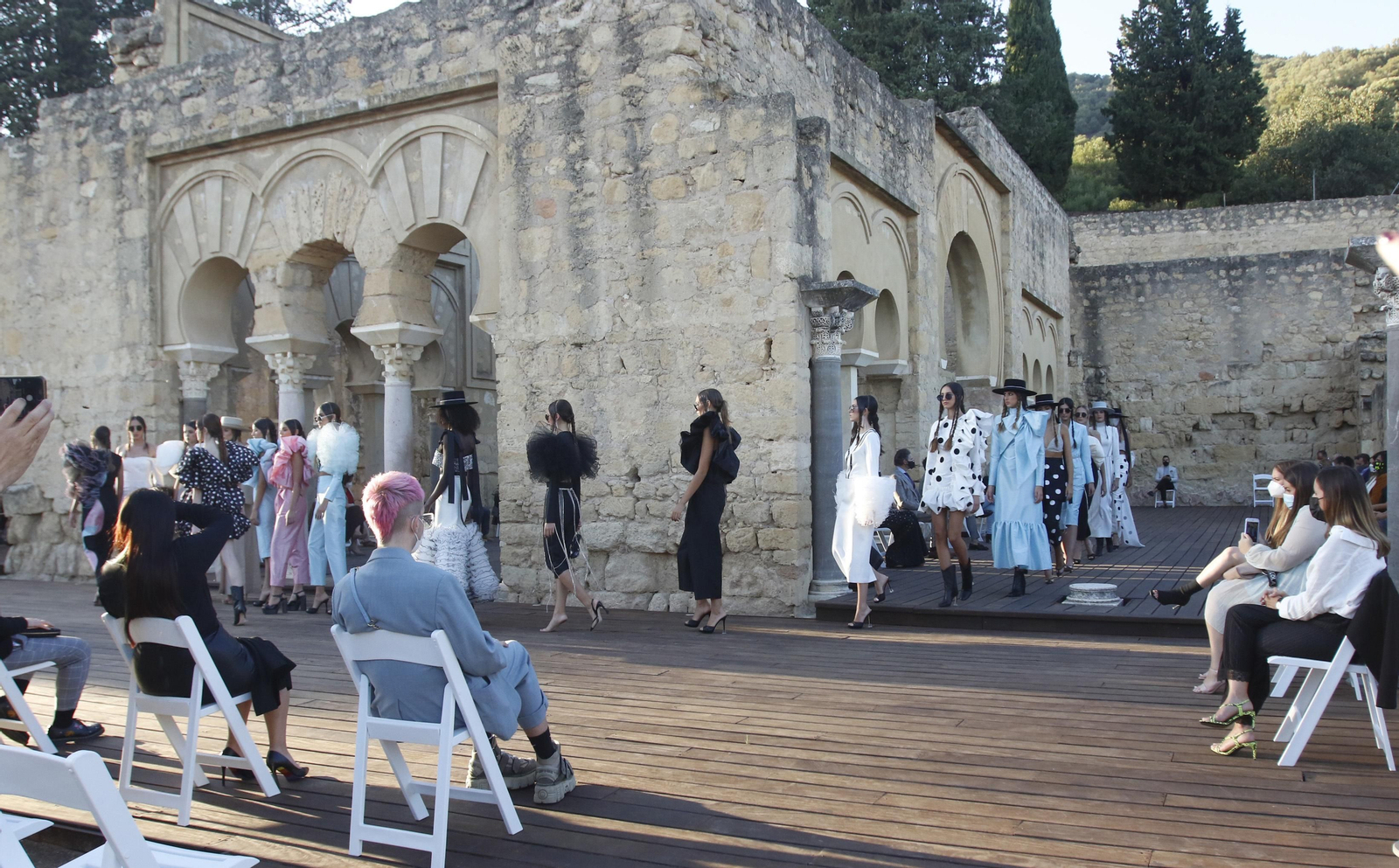 El desfile de Juana Martín en Medina Azahara, en fotografías