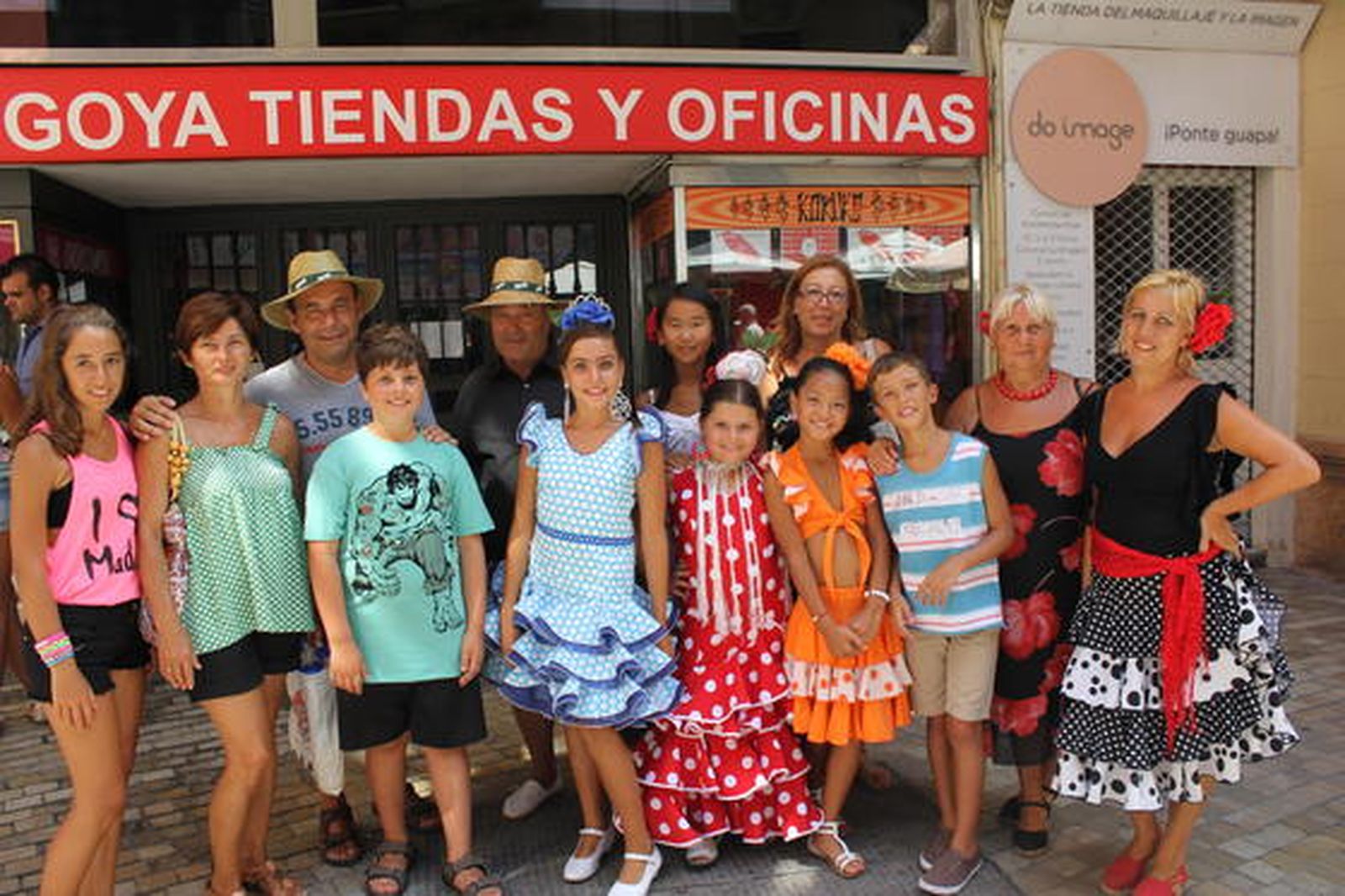 Hora de barrer la fiesta 

Foto: Lorena Avilés