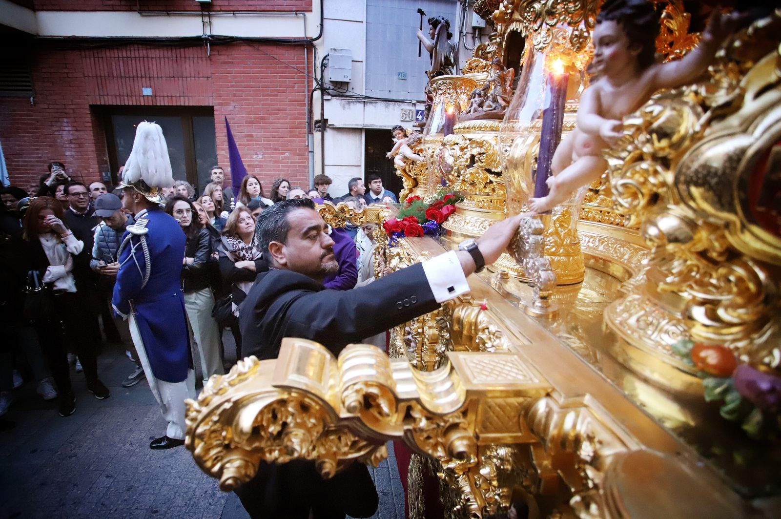 La Hermandad El Nazareno en la madrugá de la Semana Santa de Huelva 2023, en imágenes