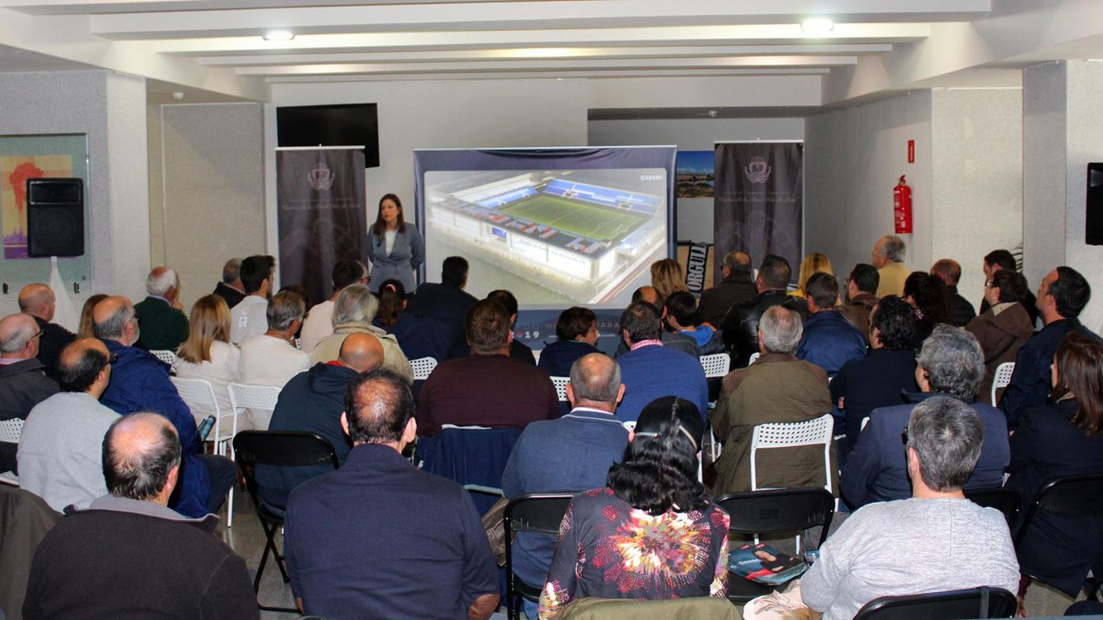 Acto celebrado en el centro de congresos durante la campaña de las últimas elecciones municipales para presentar la propuesta de reforma del estadio.