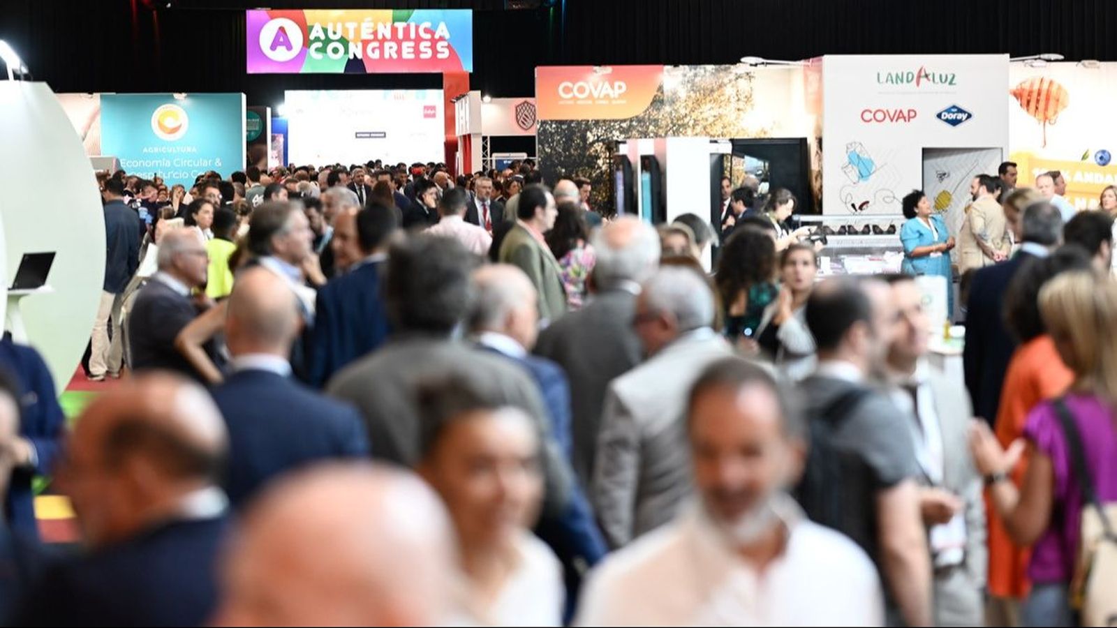 Las estrategias de Eroski, Carrefour, Alcampo y Grupo MAS para adaptarse al nuevo consumidor, en Auténtica 2024