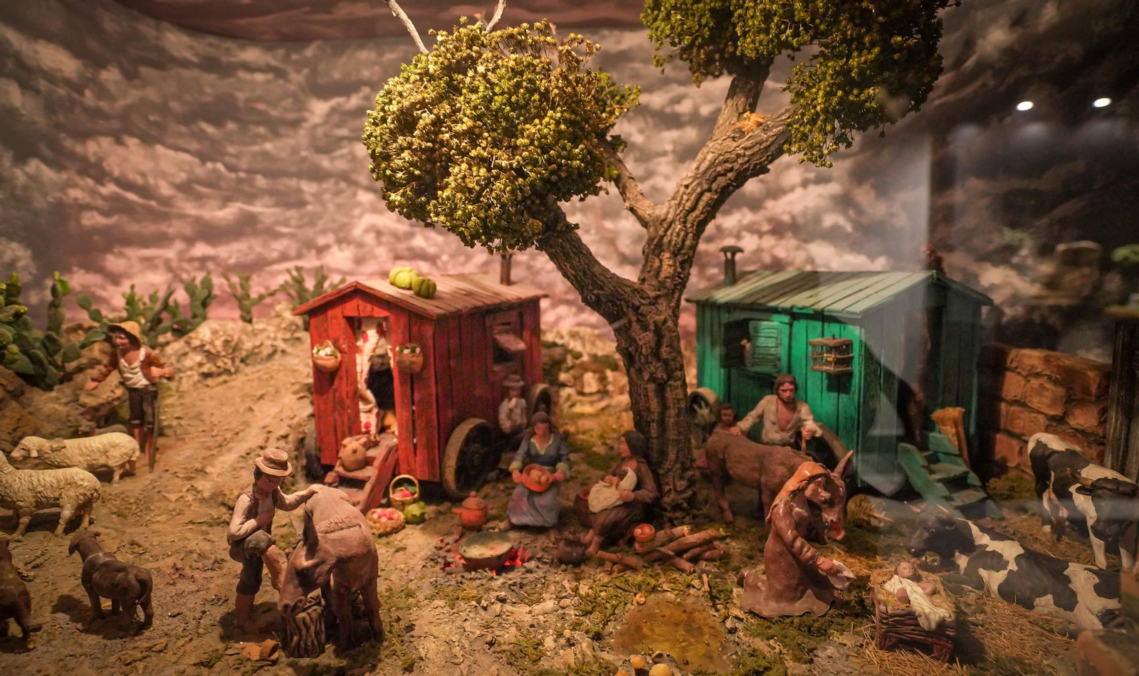 Imágenes de la exposición '50 Navidades montando el Belén' en Jerez