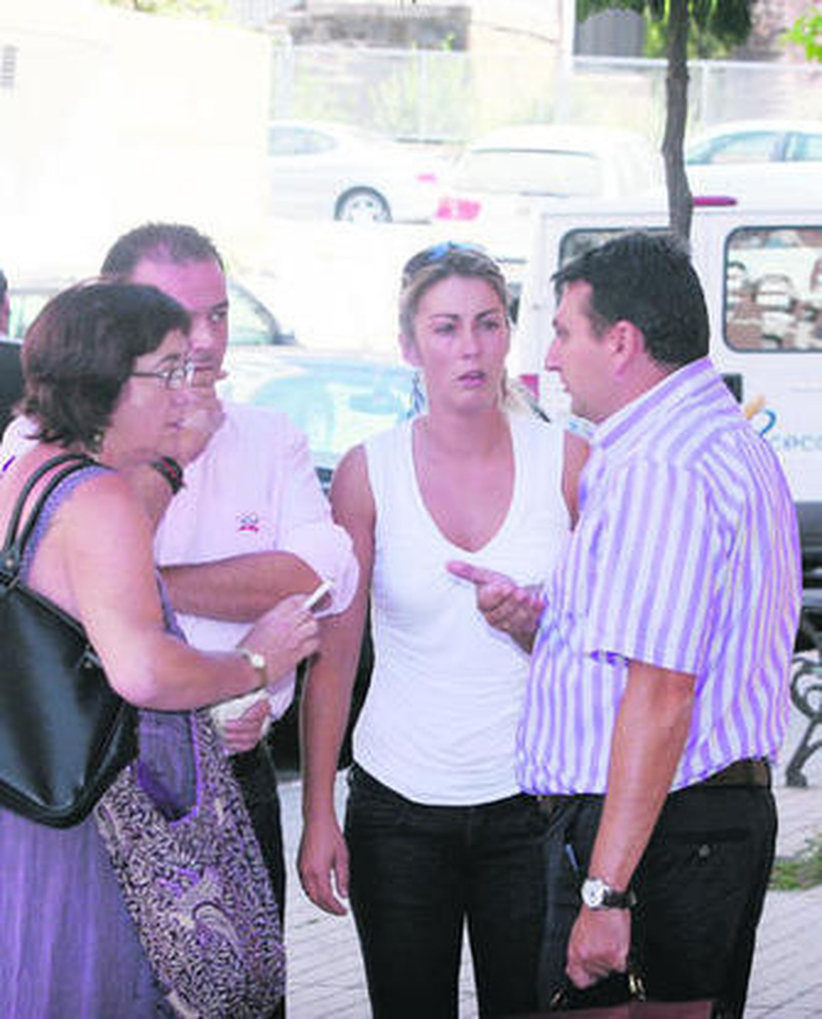 La familia de la víctima, a la salida del juicio el pasado julio.