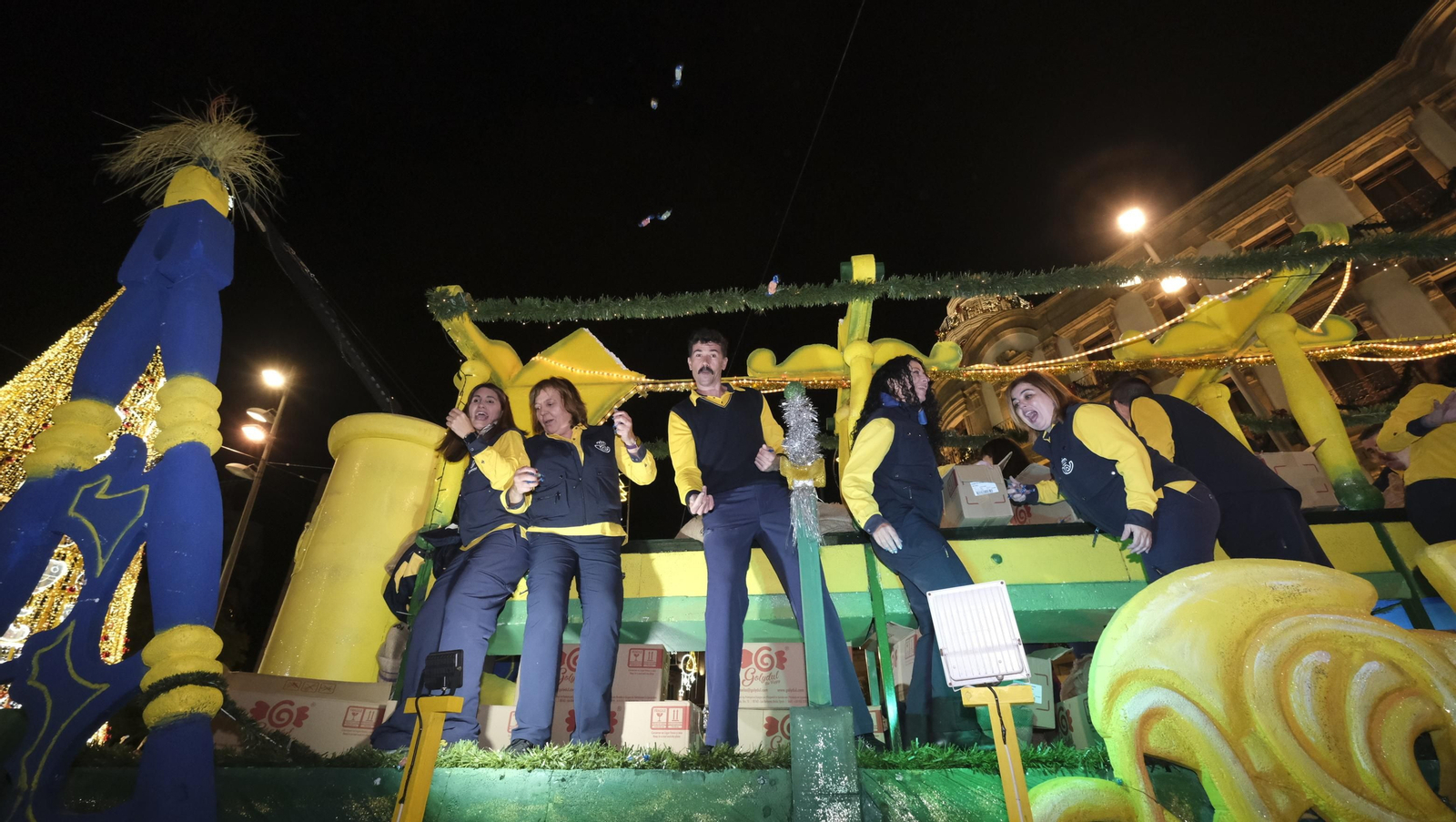 Imágenes de la Cabalgata de los Reyes Magos en Almería