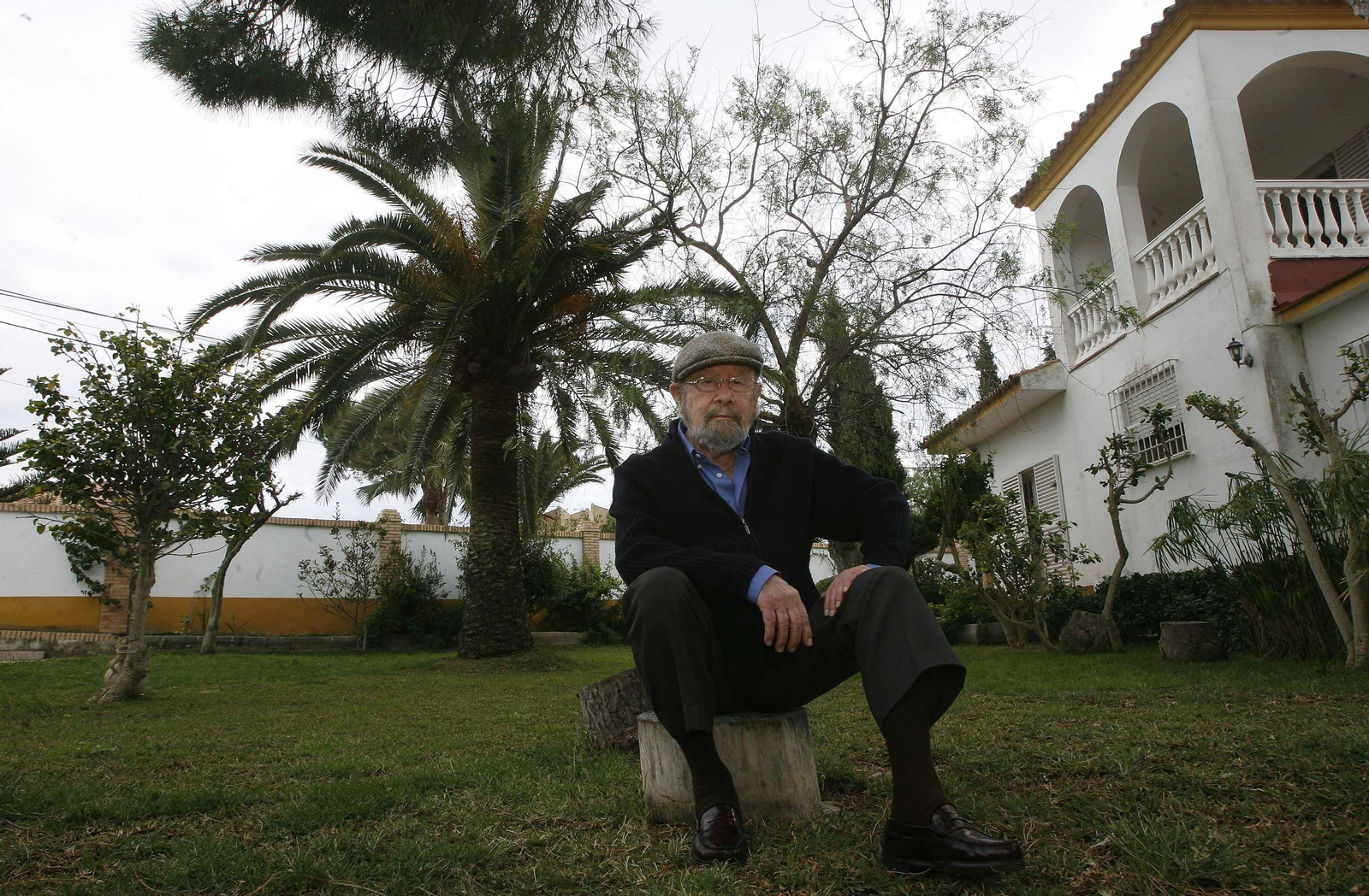 La vida de Caballero Bonald, en imágenes