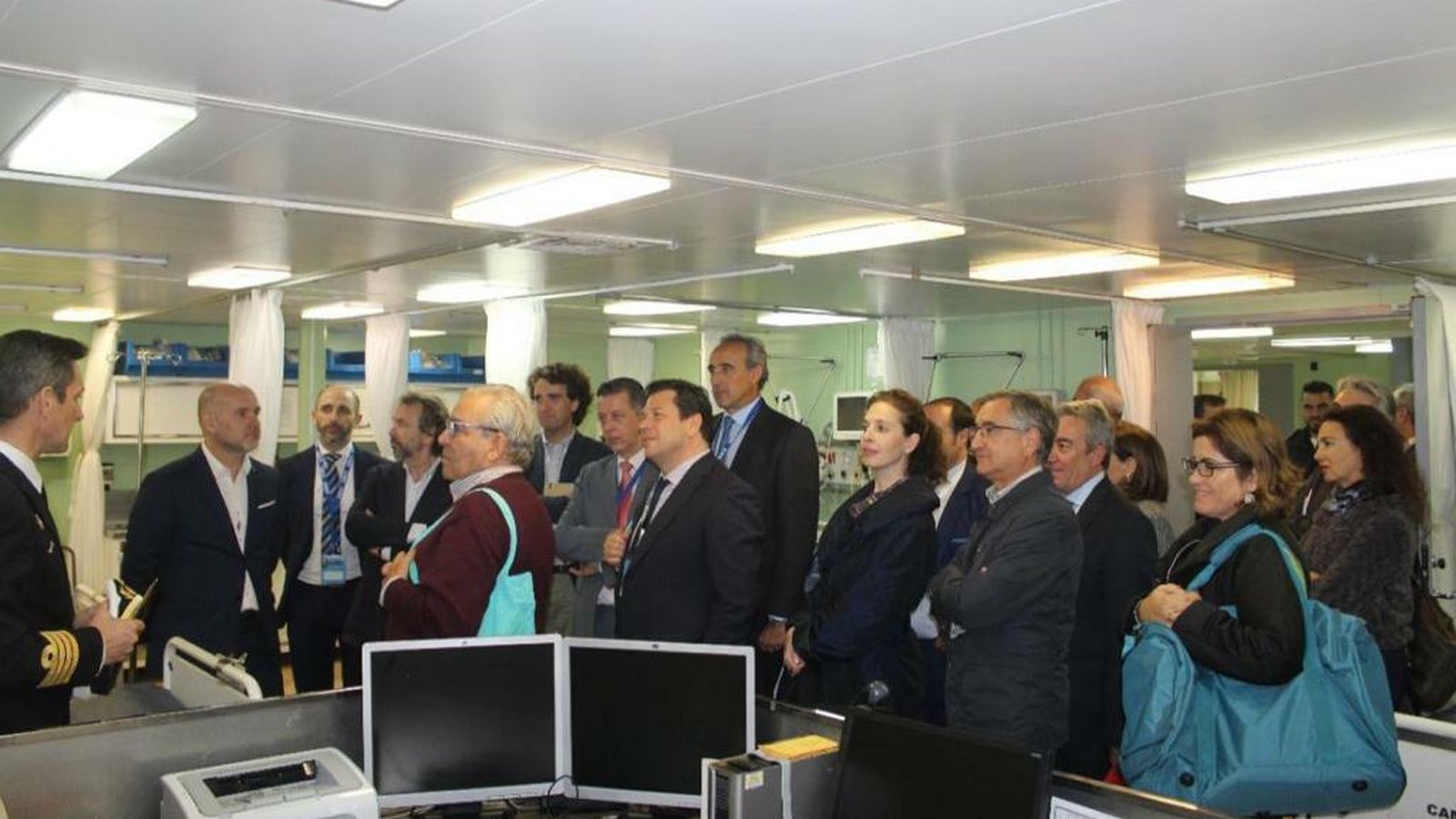Visita de los participantes en el Congreso.