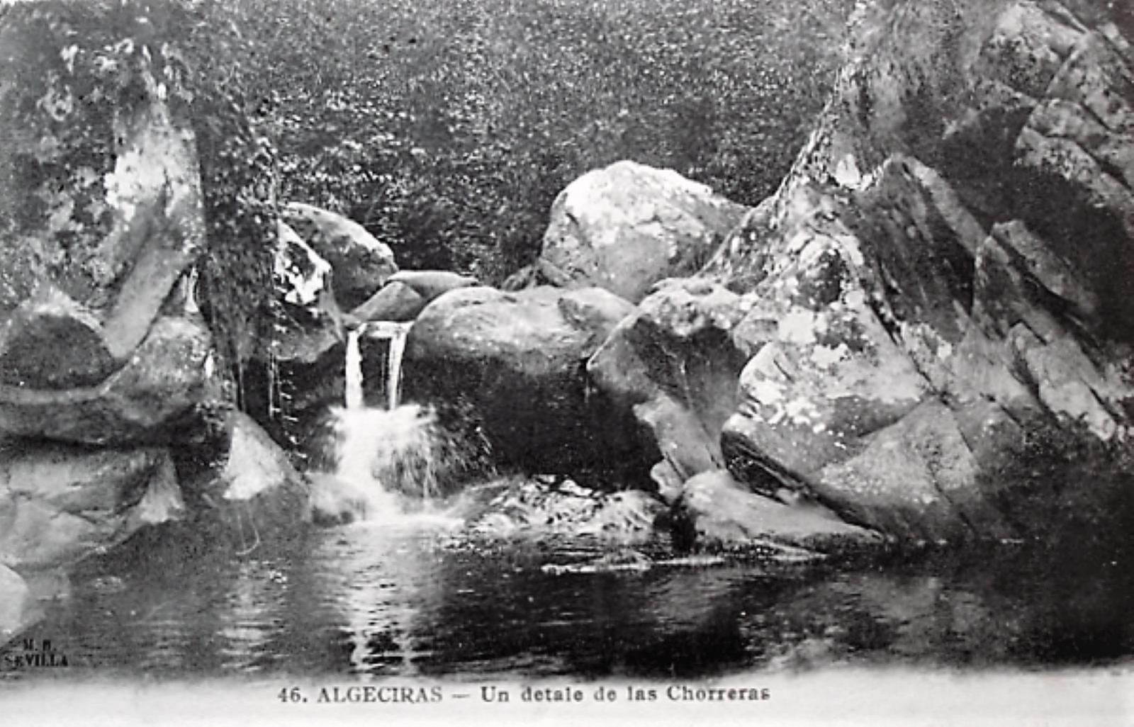 El viajero González y Montoya bebió las aguas del río de la Miel. El viajero González y Montoya bebió las aguas del río de la Miel.