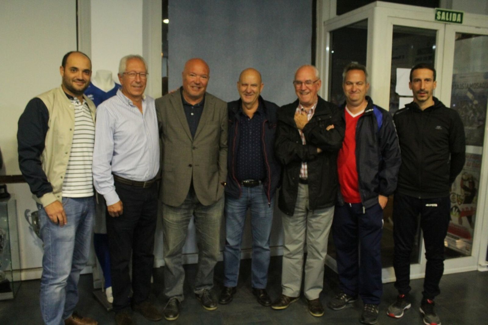 García Tébar, esta tarde junto a la directiva del Xerez DFC.