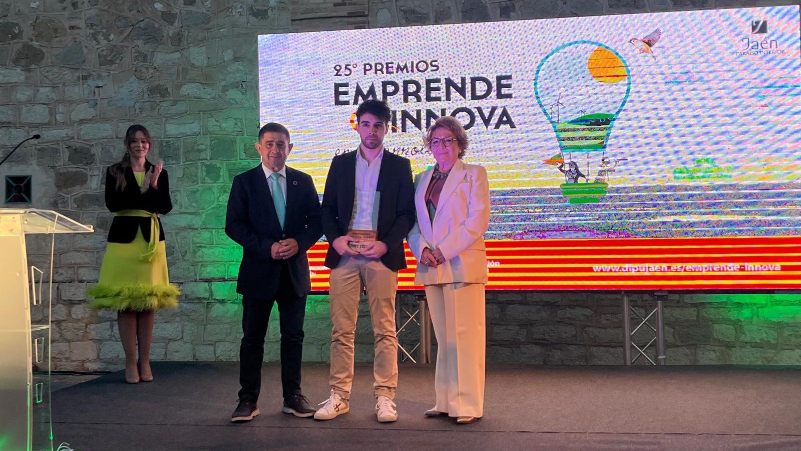 Premio para Fennec Studio.