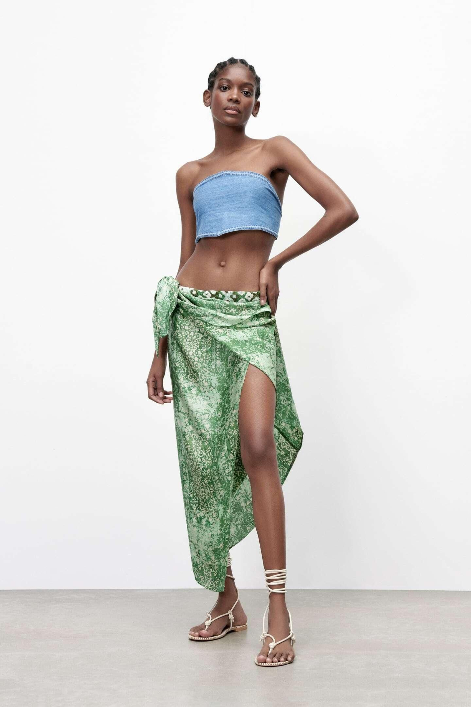 Falda pareo verde de Zara.