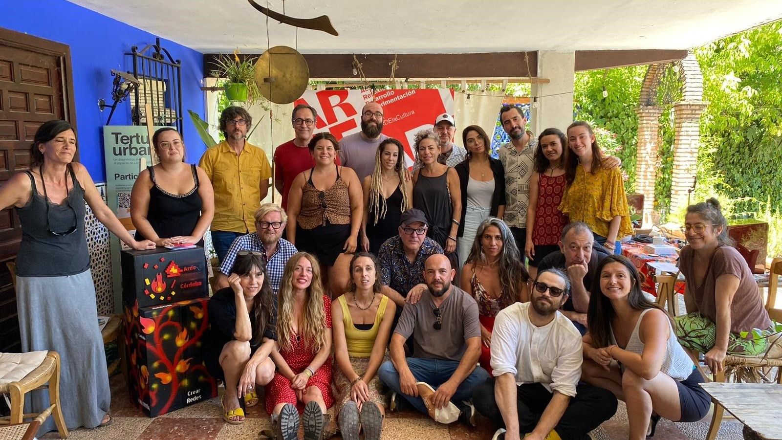 Foto de familia de una de las actividades realizadas por el colectivo ARDE en Espacio Creativo.