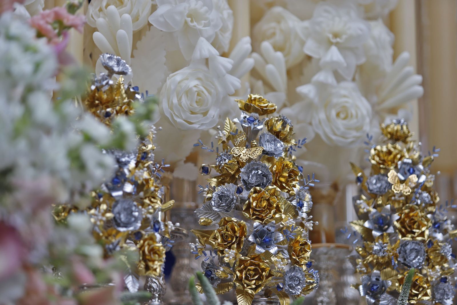 La Hermandad de la Sagrada Lanzada hace su estación de penitencia por las calles de Huelva