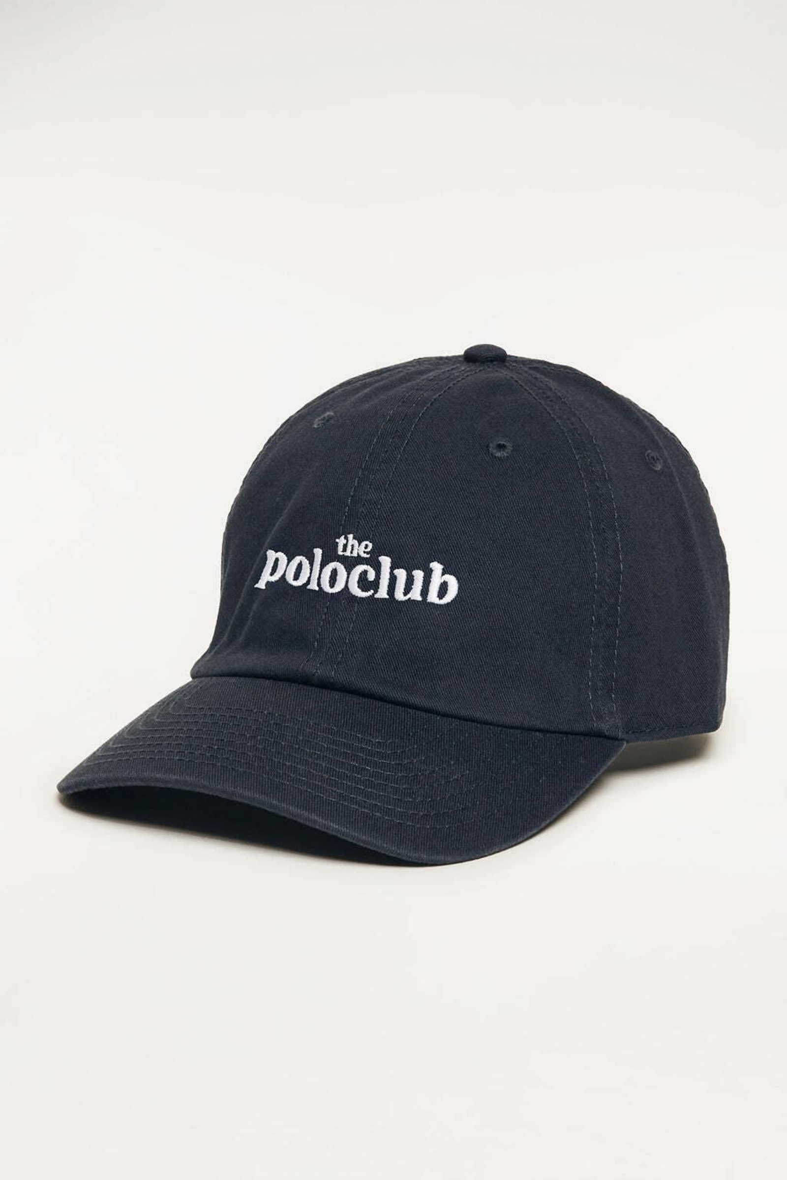 Gorra de la firma Polo Club.