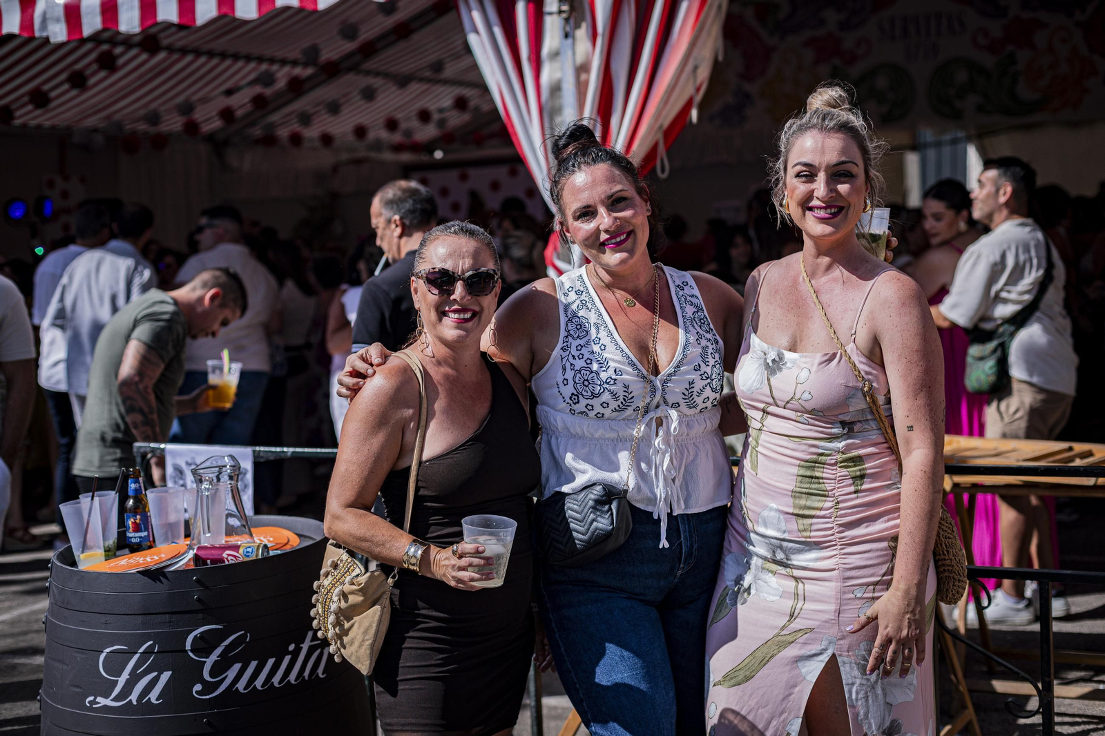 Búscate en las imágenes del Día de la Mujer de la Feria del Carmen y de la Sal de San Fernando