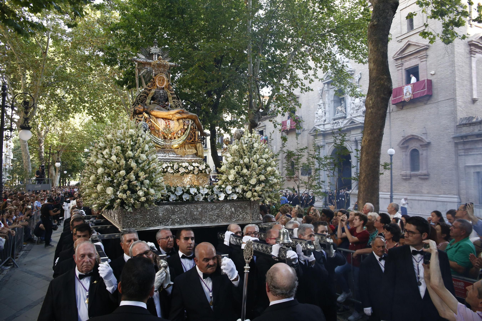 Podrá haber procesiones en Granada pero con medidas de seguridad y distancia, y fechas poco atractivas