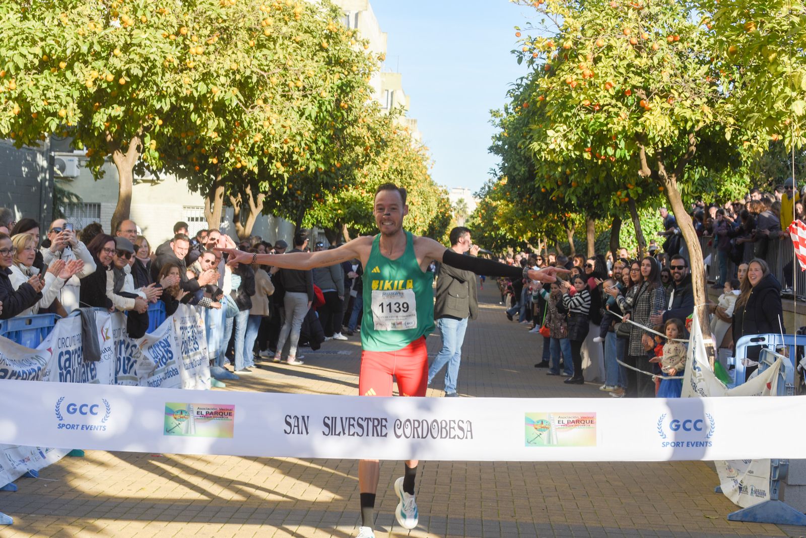 Búscate en nuestra galería de fotos de la San Silvestre Cordobesa 2025