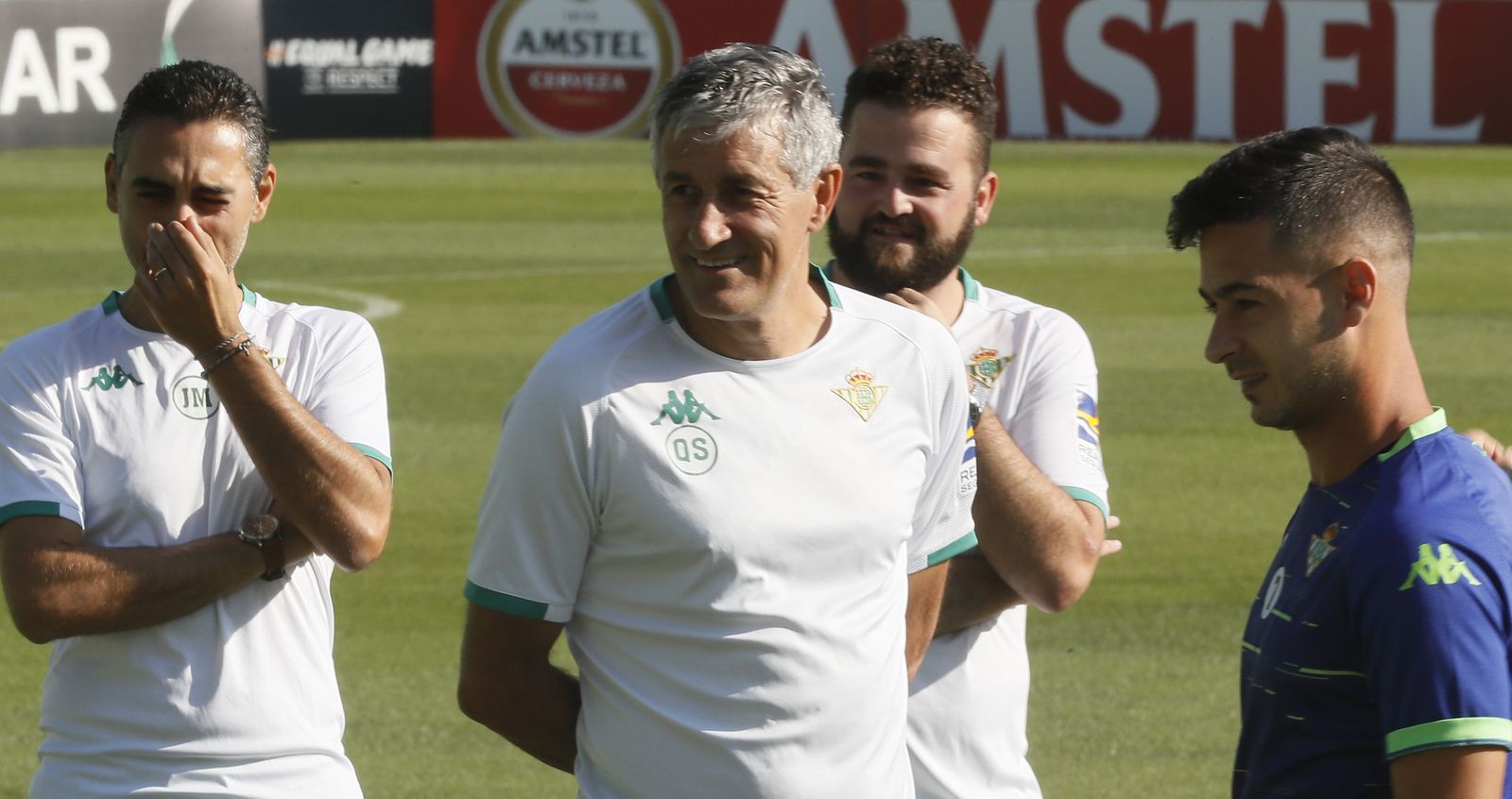 Quique Setién, sonriente en un entrenamiento.