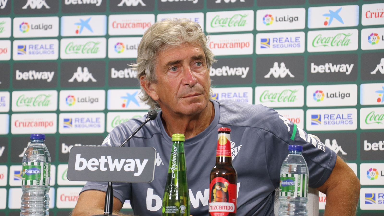 Manuel Pellegrini, en la rueda de prensa de ayer.