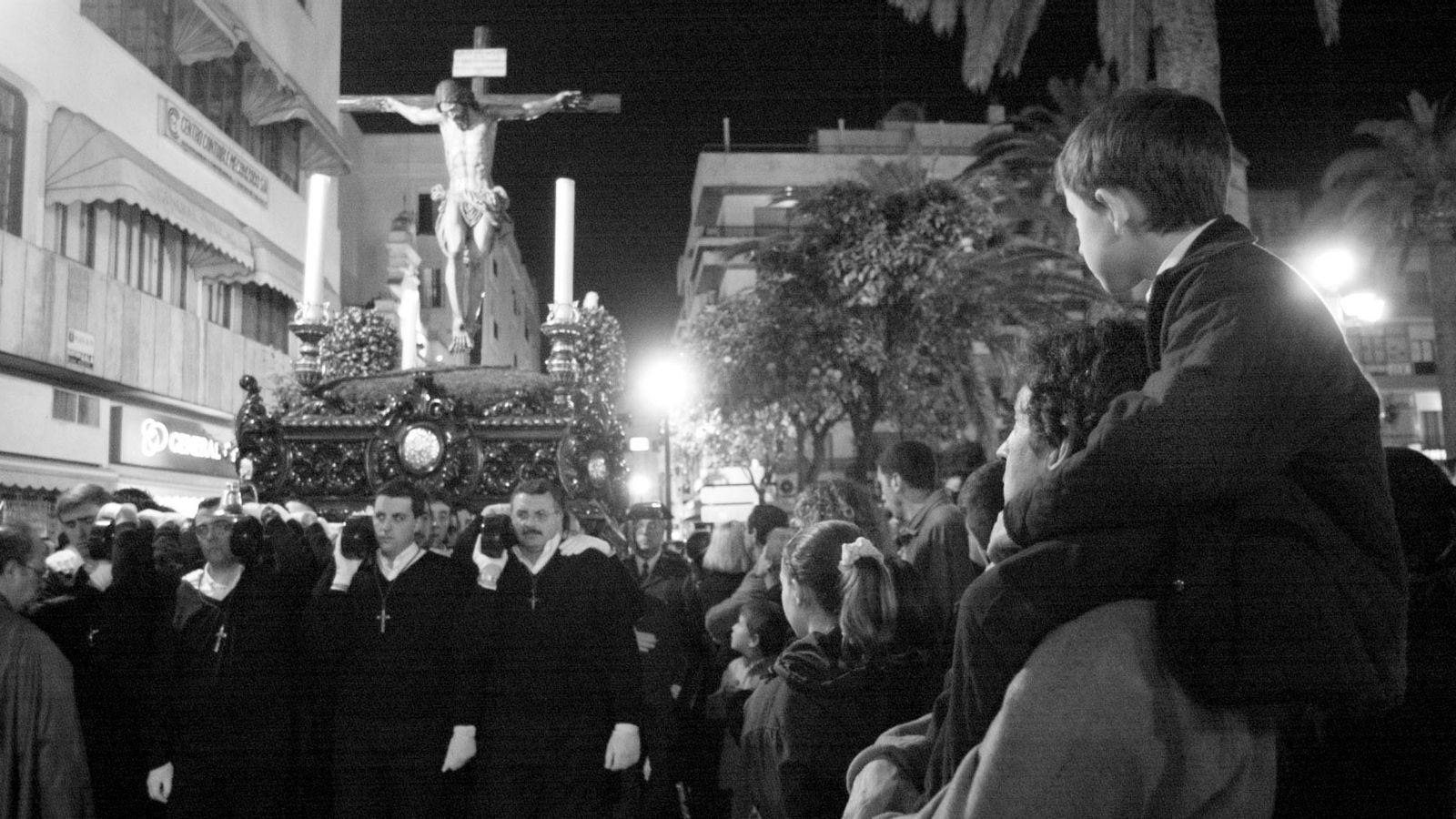 Una imagen de la Magna del Santo Entierro de 2002.