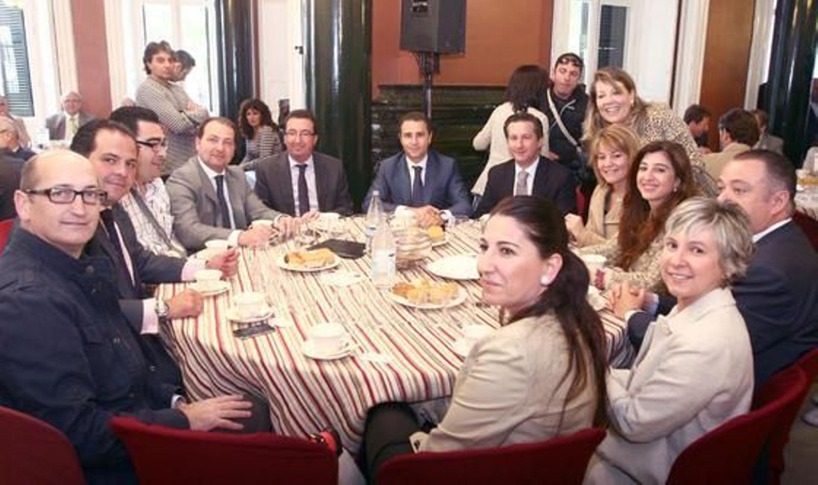 Juan José Volante, Juan Carlos Duarte, Ramón Domínguez, David Toscano, Manuel Andrés González, Felipe Arias, José Ramón Cueli, Pilar Miranda, Mercedes Sánchez, Juan Carlos Adame, Maribel del Valle y Teresa Herrera.

Foto: Josue Correa/Alberto Dominguez