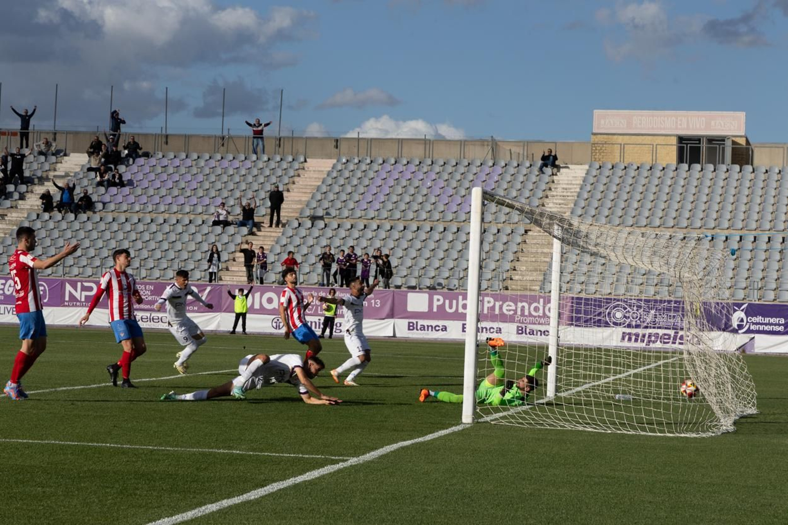 Carlos Fernández anotó el segundo gol del Real Jaén.