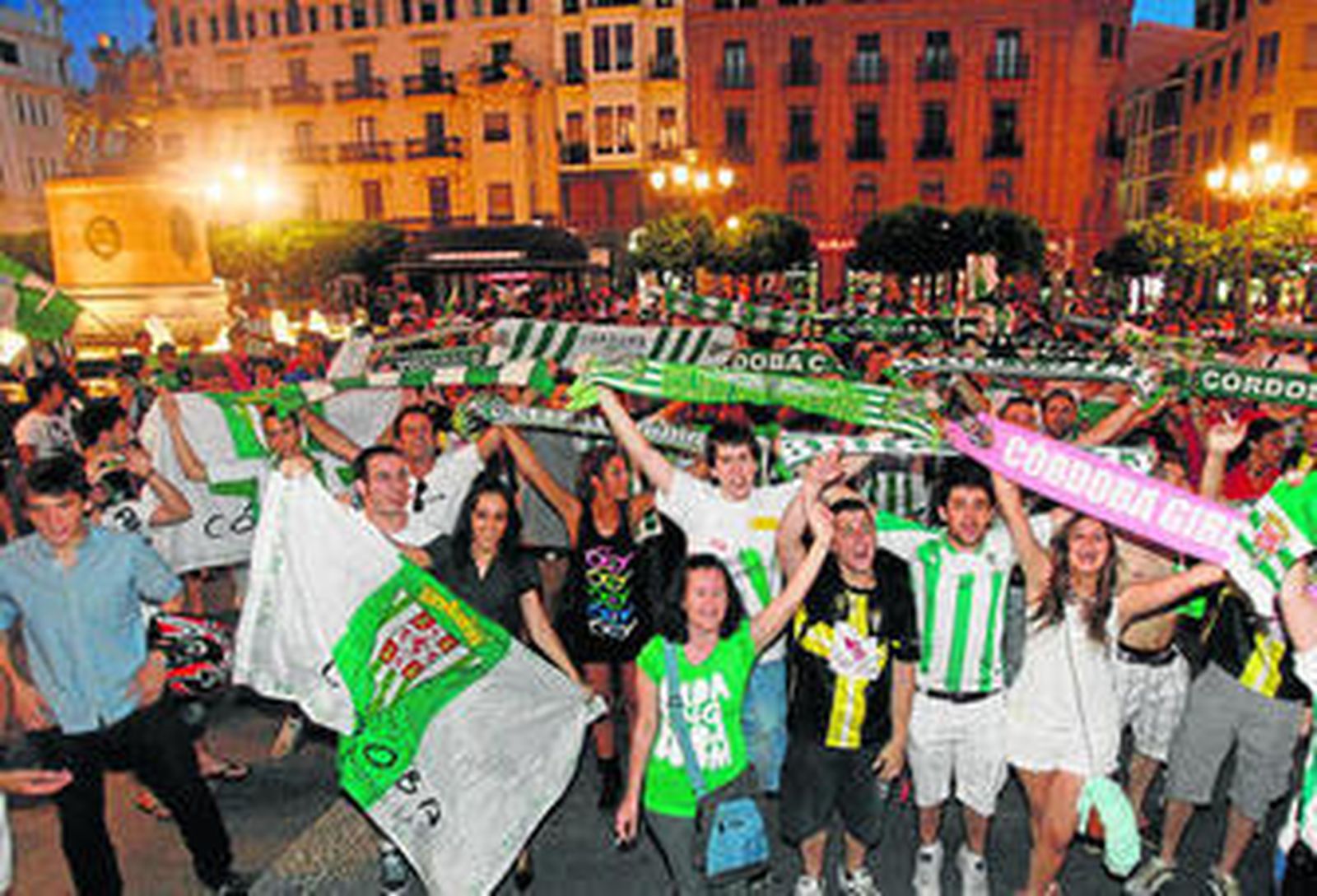 El Córdoba hace historia y aspira a todo