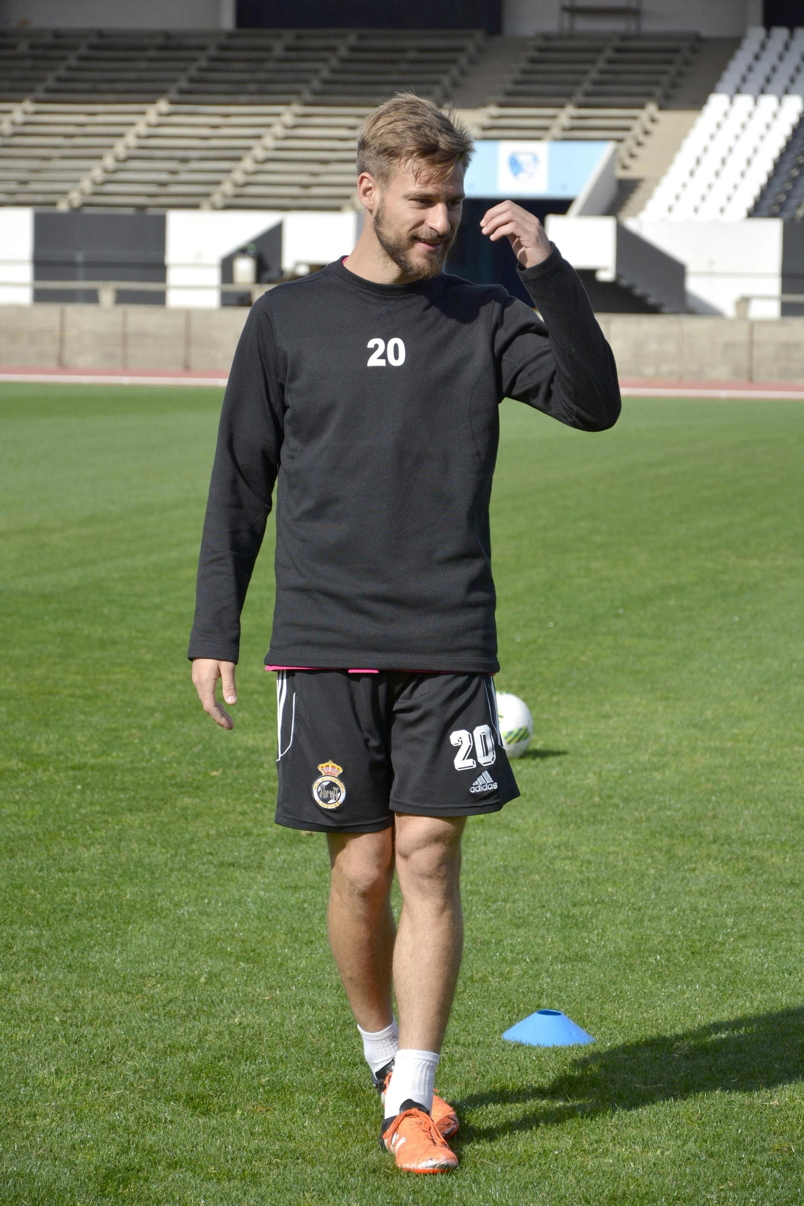 Rafa Navarro, durante un entrenamiento con la Balona.