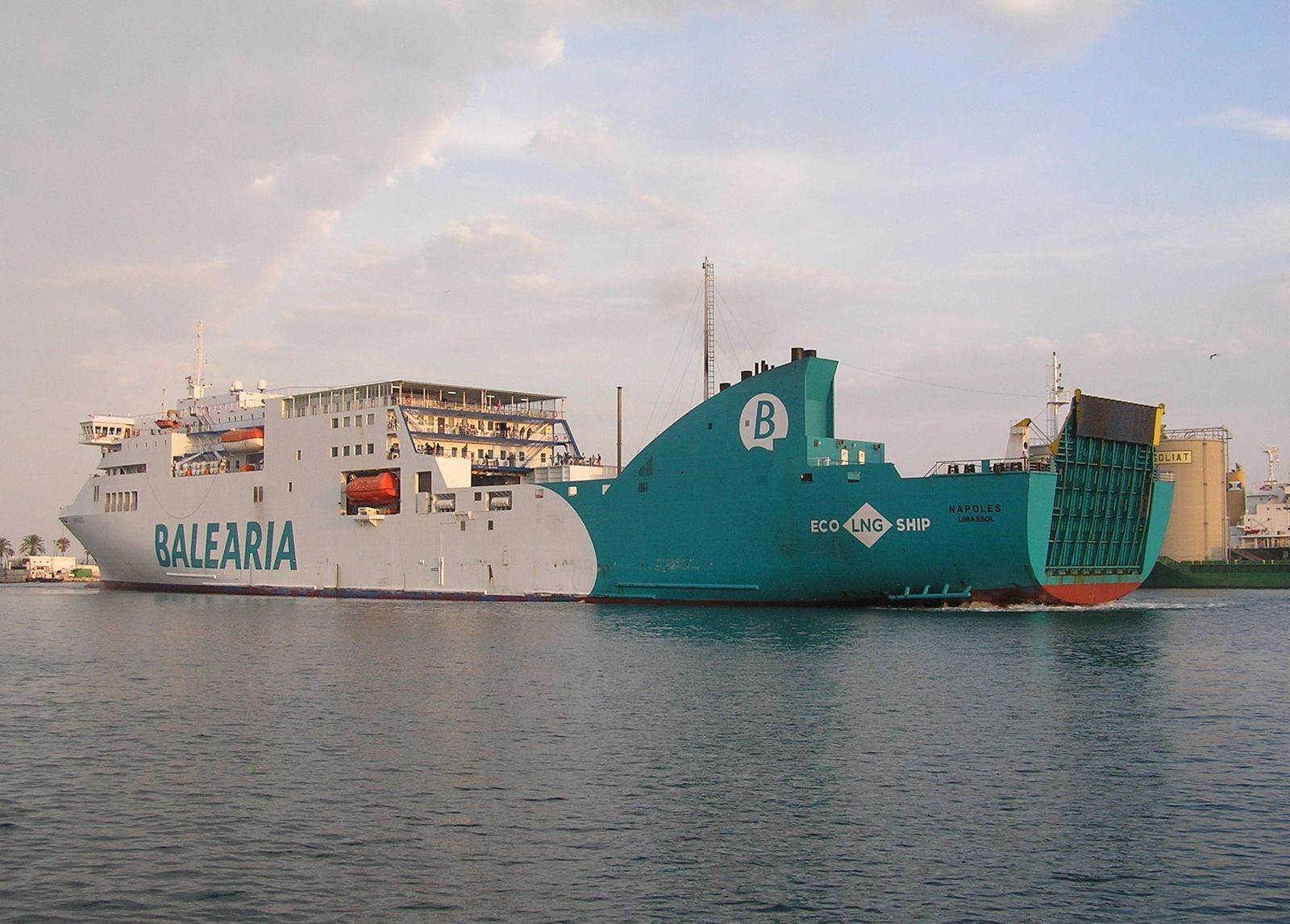 Ferry de Baleària ‘Napoles’ que cubre la ruta con Melilla.
