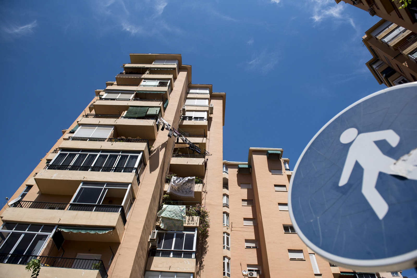 Uno de los bloques de pisos de la parte alta de la calle Palencia