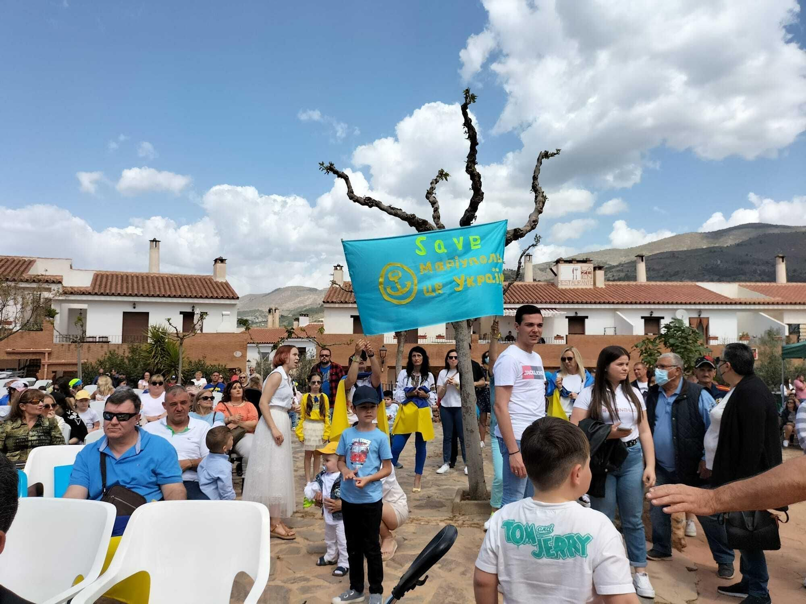 'Pueblos unidos por la paz: Ucrania en el corazón de la Alpujarra'