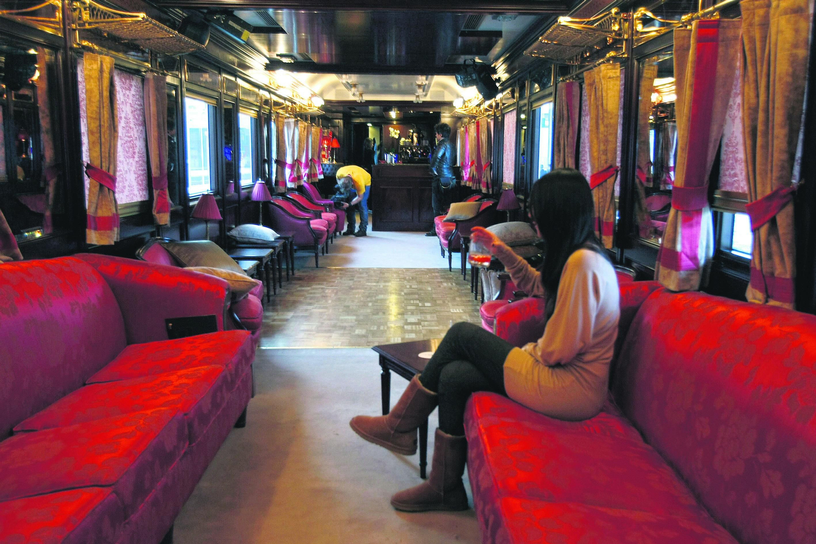 Así se viaja en el Tren Al Andalus, un hotel de lujo sobre raíles