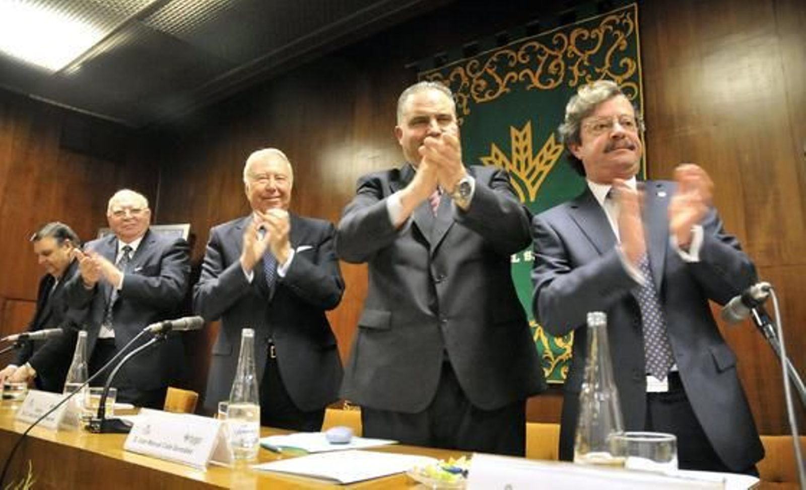 José Manuel Rodríguez Nuñez, Adolfo Arenas Castillo, José Luís García Palacios, José Manuel Calle González y Manuel Nieto Pérez.

Foto: Juan Carlos V?uez