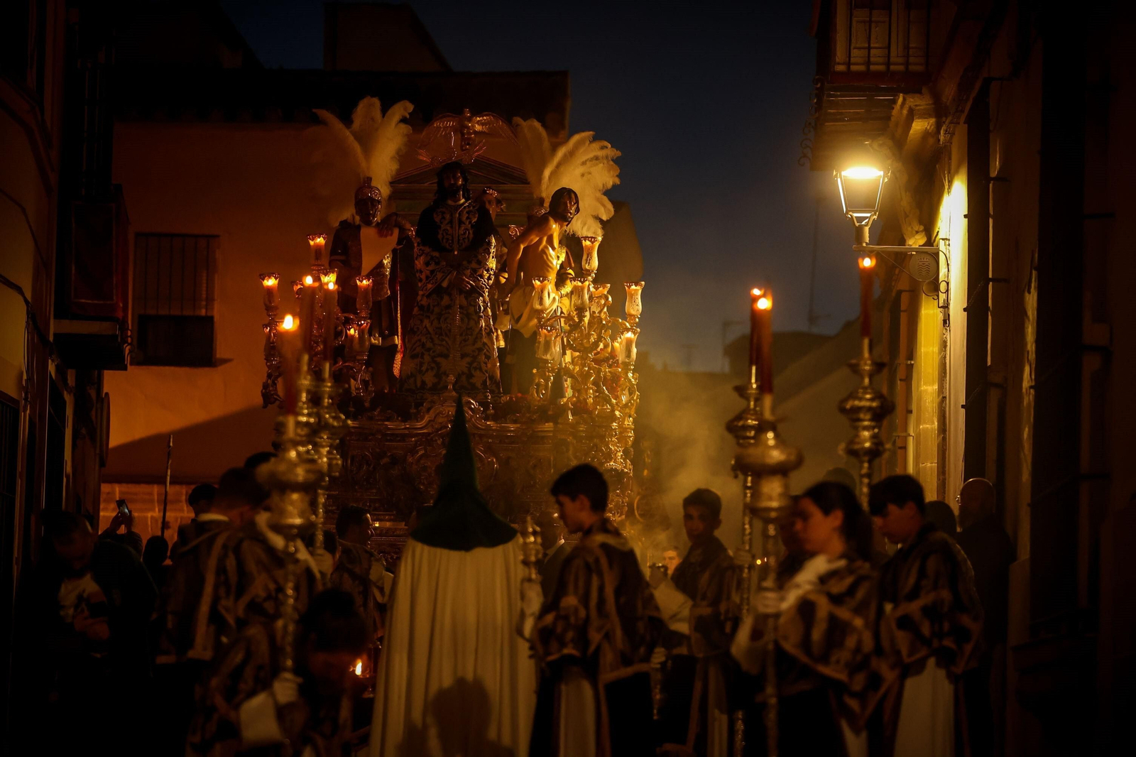 Madrugada del Viernes Santo en Jerez: imágenes de la Noche de Jesús