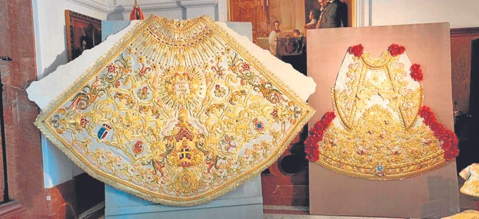 Manto y saya que luce como estreno de este año la Virgen del Rocío.