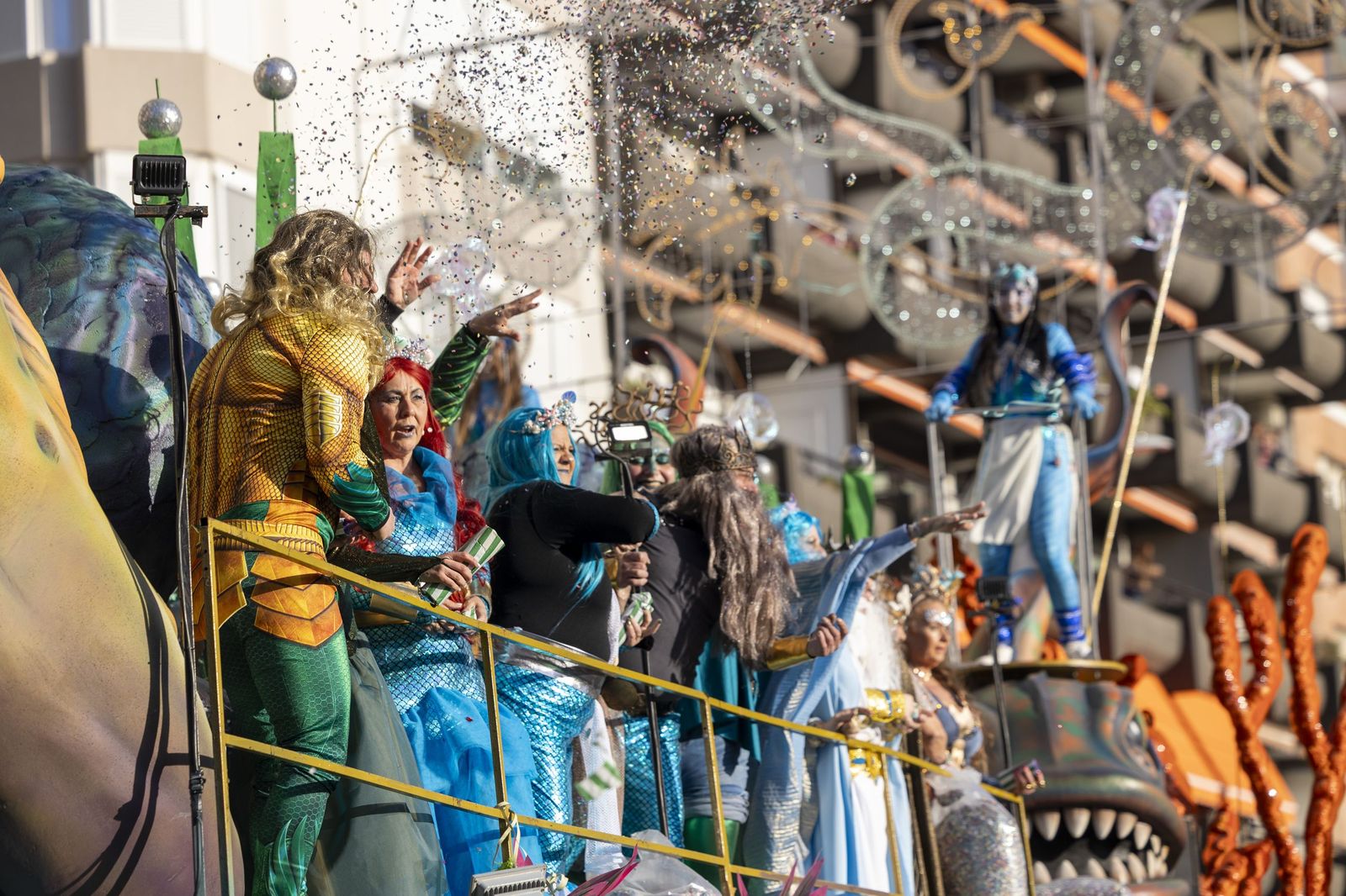 Las mejores imágenes de la Cabalgata del Carnaval de Cádiz 2026