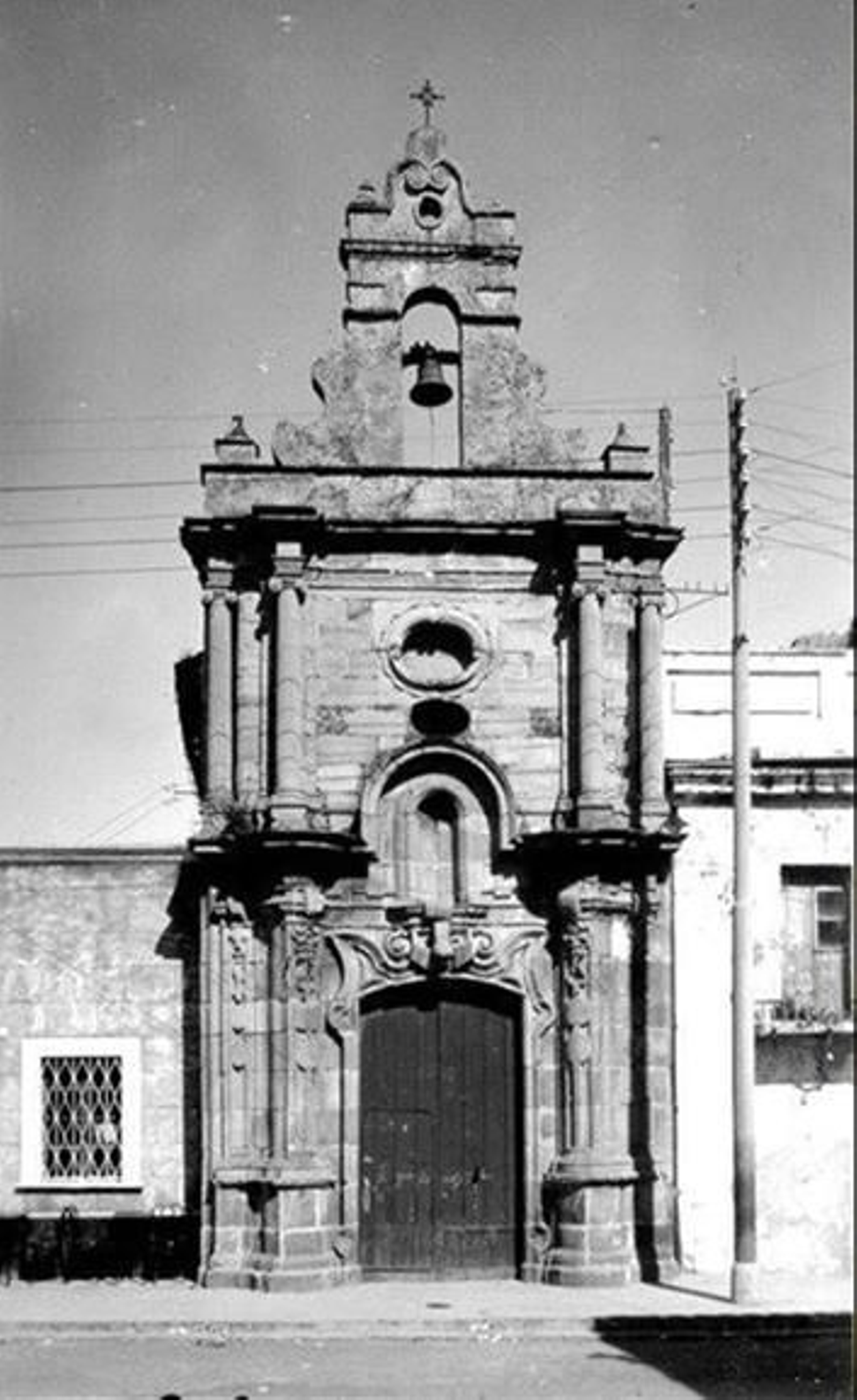 Fachada principal, antes de las sucesivas restauraciones